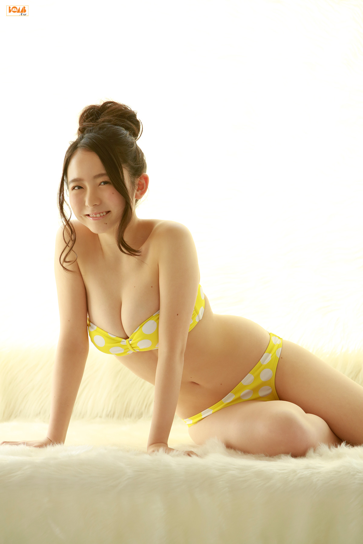 Yumi Nakano 中野佑美  [Bomb.TV] 2015年04月号