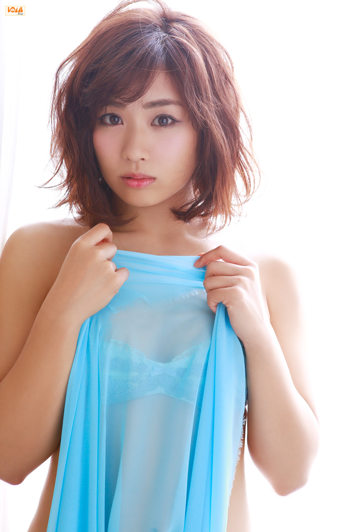 安枝瞳《きれいで刺激的なお姉さん》 [Bomb.TV] 2015年07月号