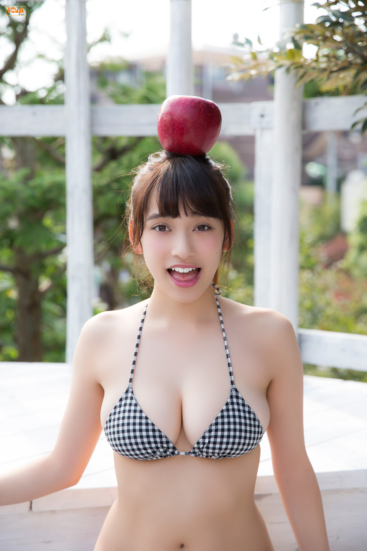 都丸紗也華《まんまるなおんなのこ》 [Bomb.TV] 2015年12月号