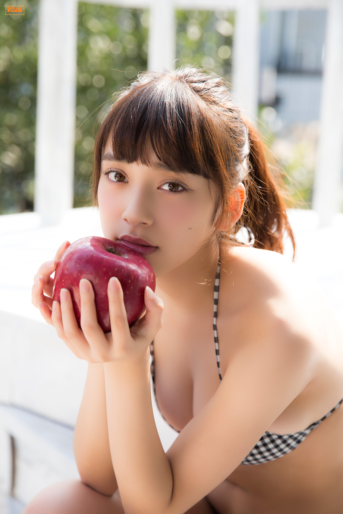 都丸紗也華《まんまるなおんなのこ》 [Bomb.TV] 2015年12月号