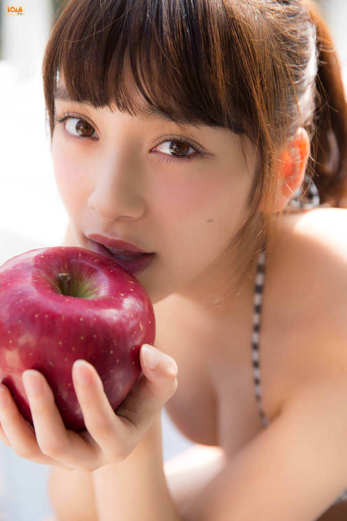 都丸紗也華《まんまるなおんなのこ》 [Bomb.TV] 2015年12月号