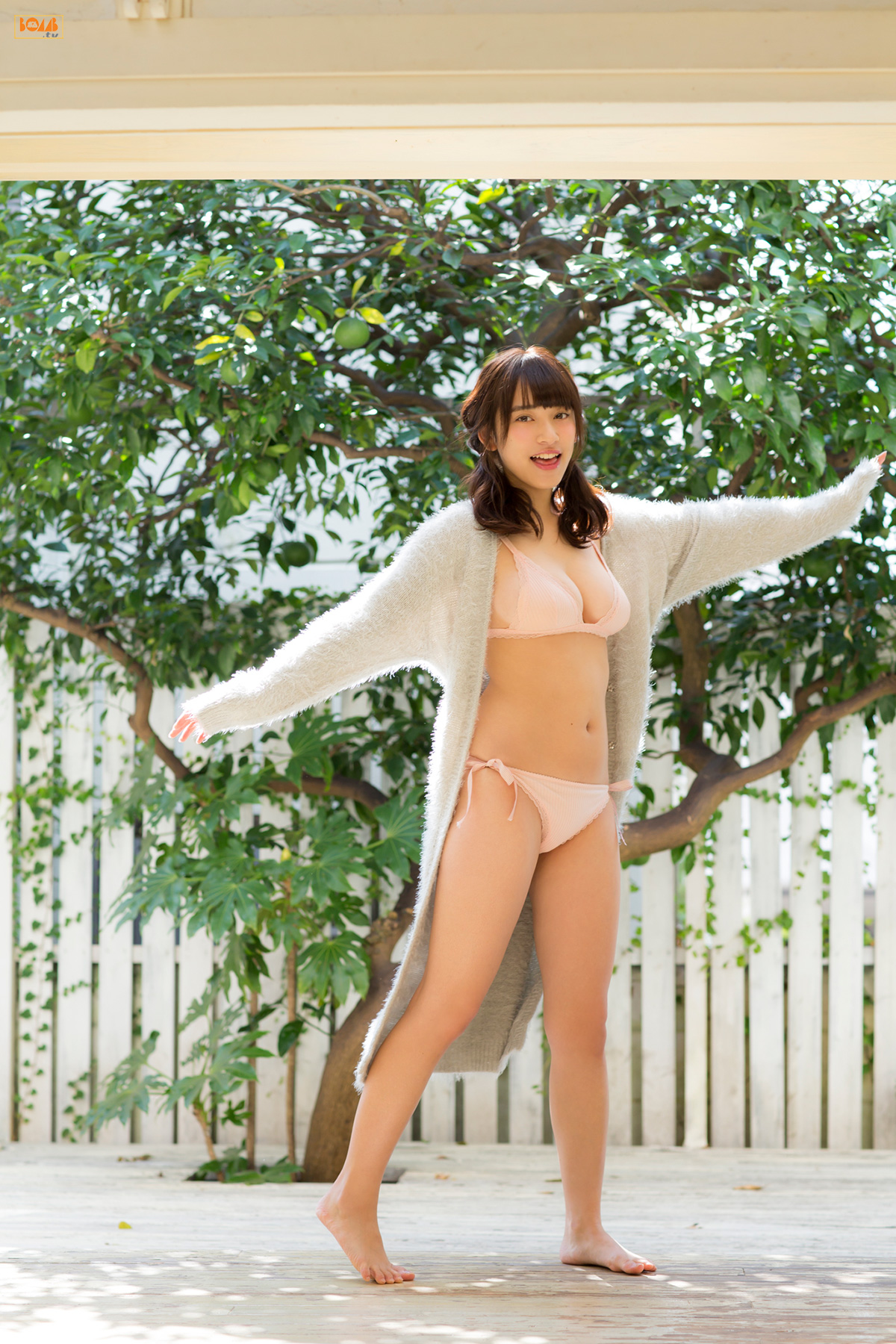 都丸紗也華《まんまるなおんなのこ》 [Bomb.TV] 2015年12月号