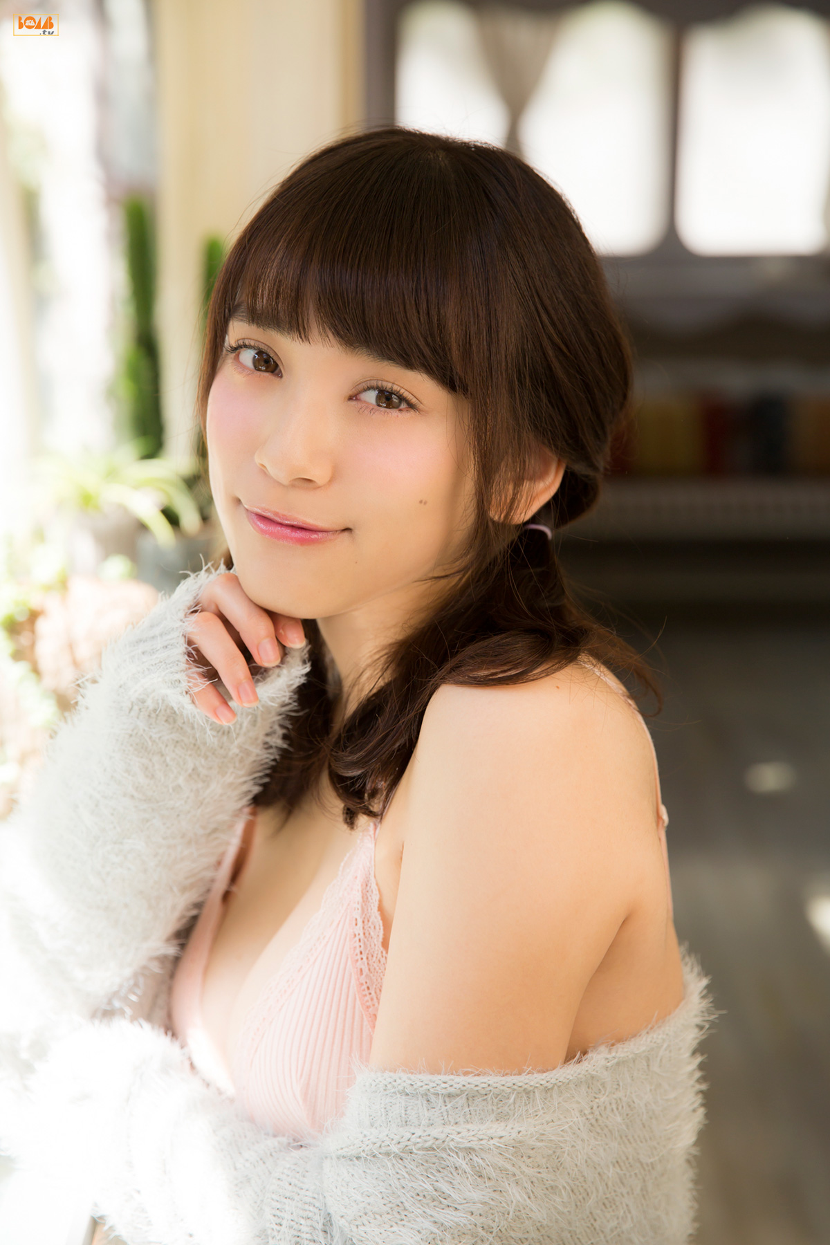 都丸紗也華《まんまるなおんなのこ》 [Bomb.TV] 2015年12月号