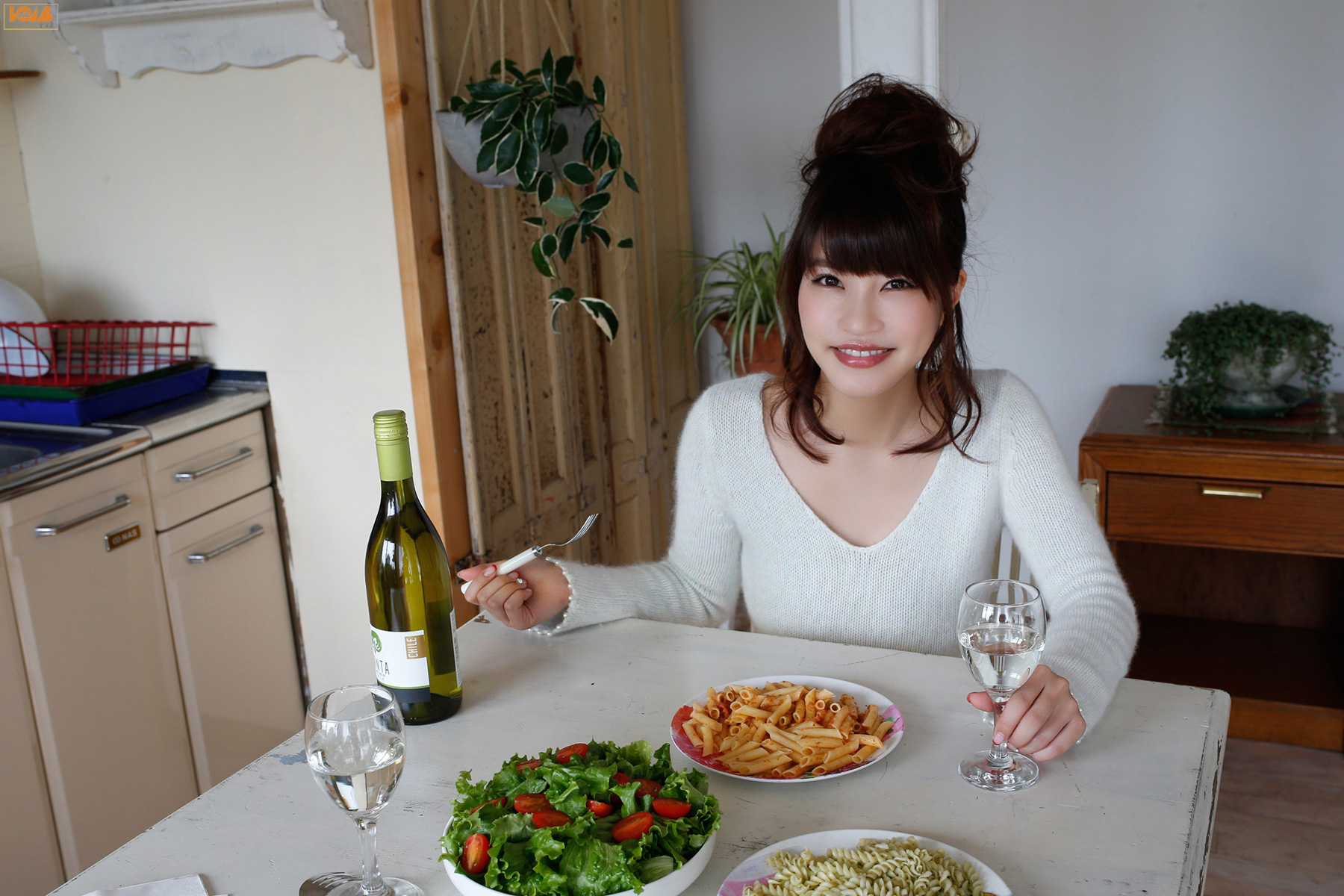 岸明日香《ほろ酔いクリスマス》 [Bomb.TV] 2016年01月号