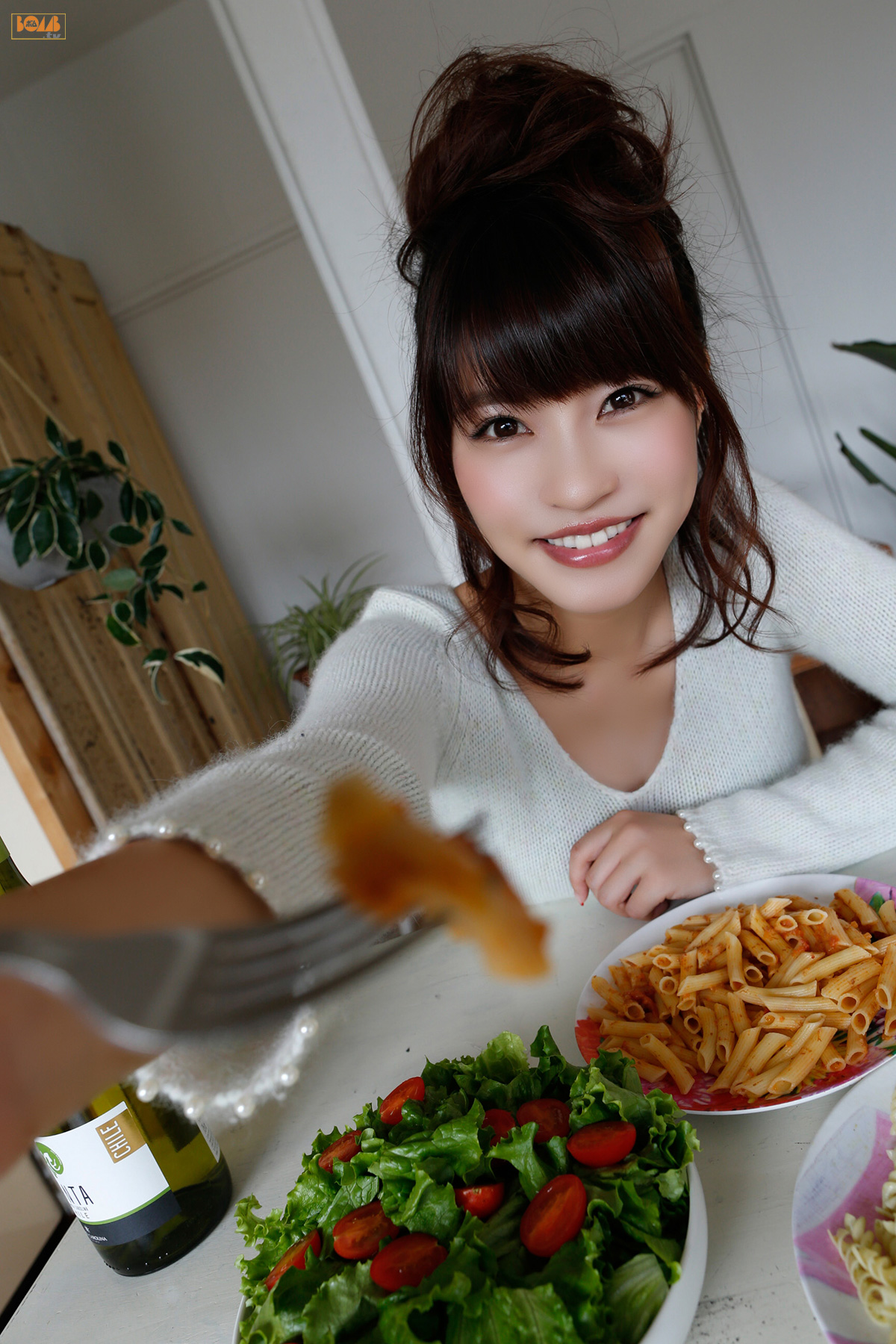 岸明日香《ほろ酔いクリスマス》 [Bomb.TV] 2016年01月号