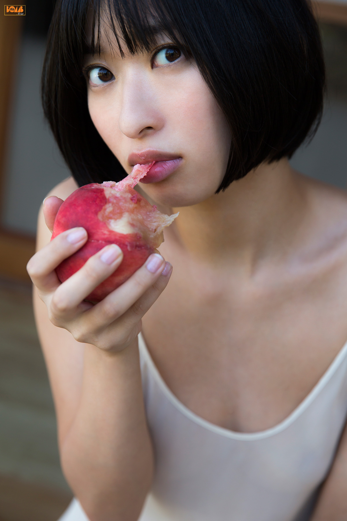 Yuka Kuramochi 倉持由香  [Bomb.TV] 2016年06月号