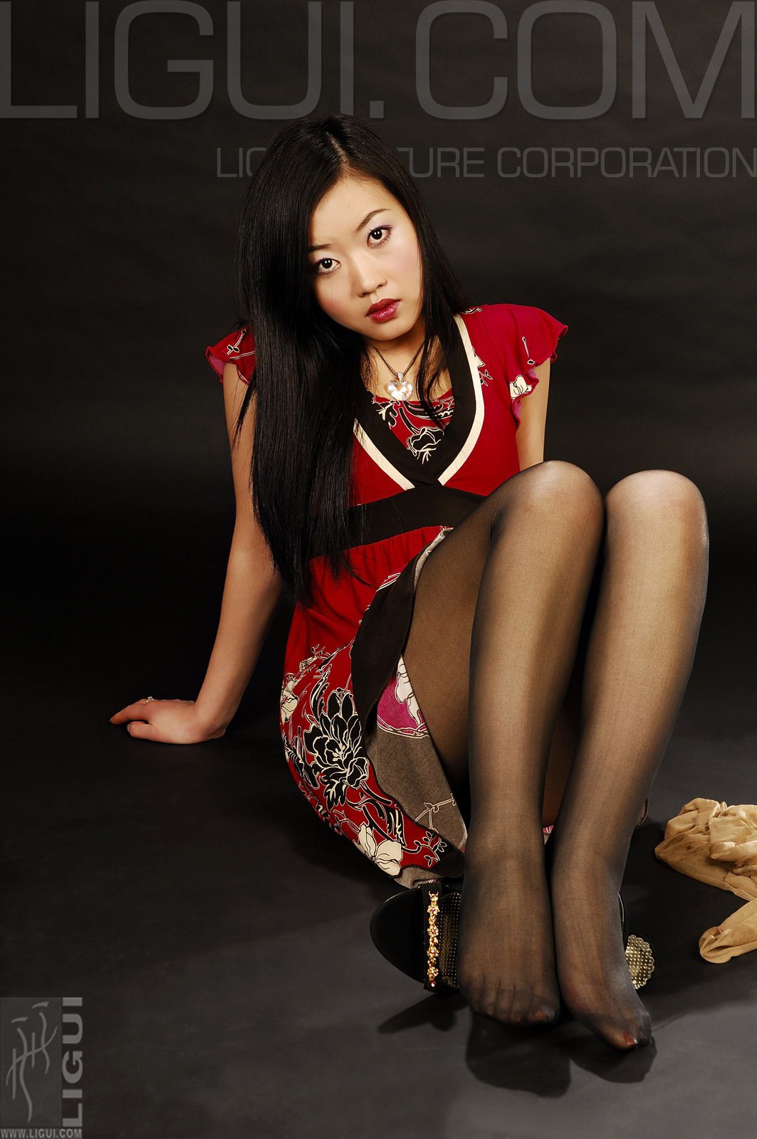 [丽柜LiGui] Model 小璐璐《飄動的丝襪》丝足写真图片