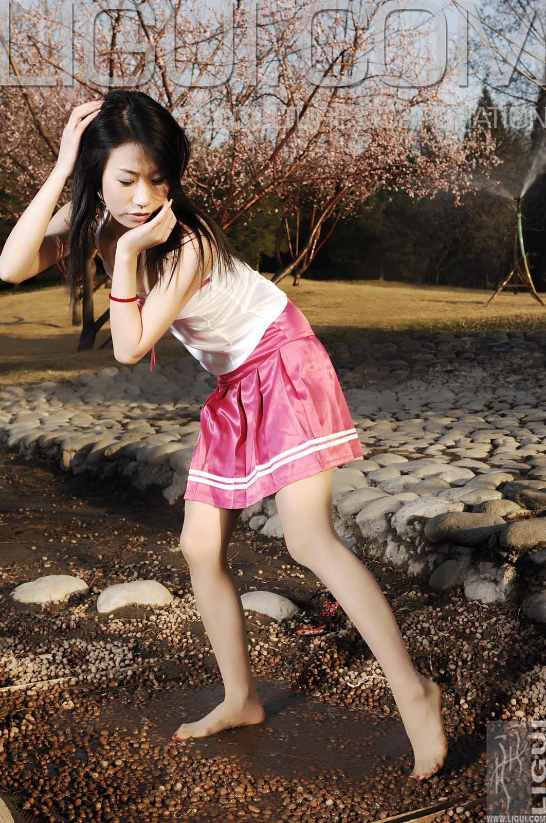 [丽柜LiGui] Model 海伦《春天來了》丝足写真图片