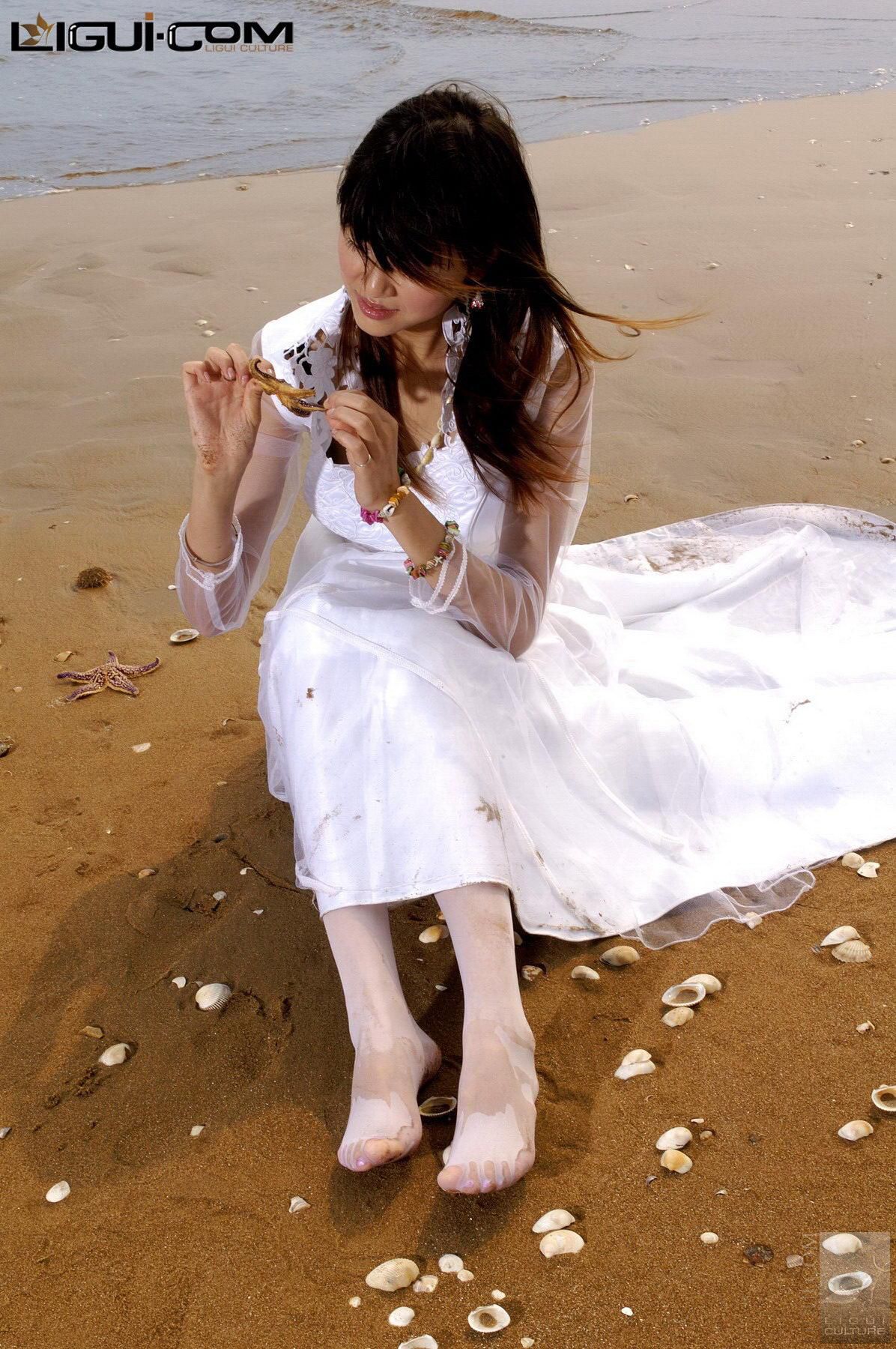 [丽柜LiGui] Model 菲儿《丝袜版白雪公主》丝足写真图片