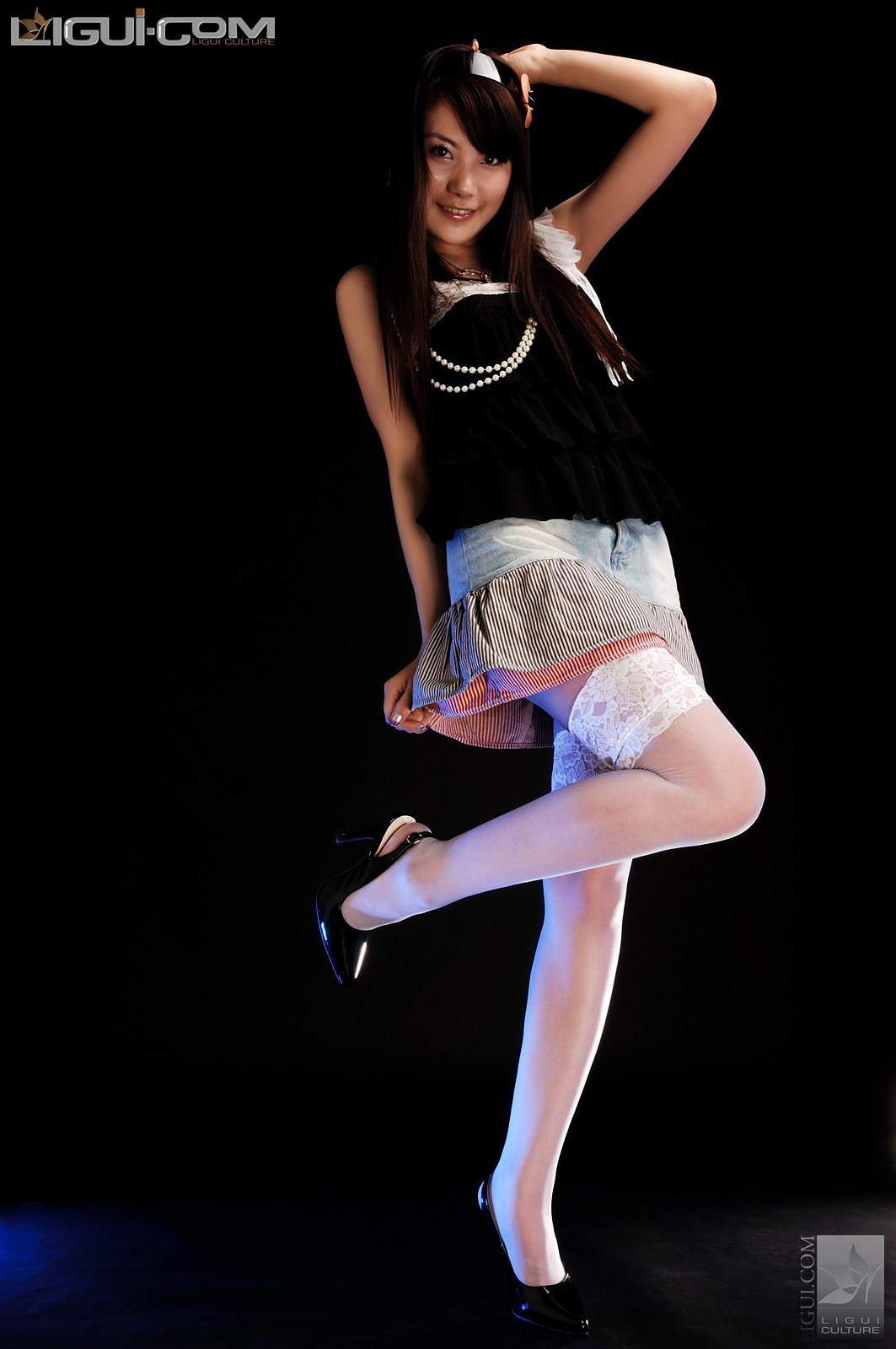 [丽柜LiGui] Model 龙洋《黑白碰撞的北极光》丝足写真图片