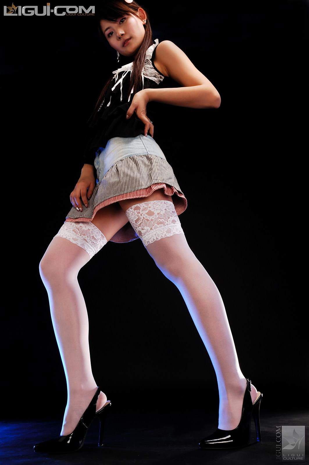 [丽柜LiGui] Model 龙洋《黑白碰撞的北极光》丝足写真图片