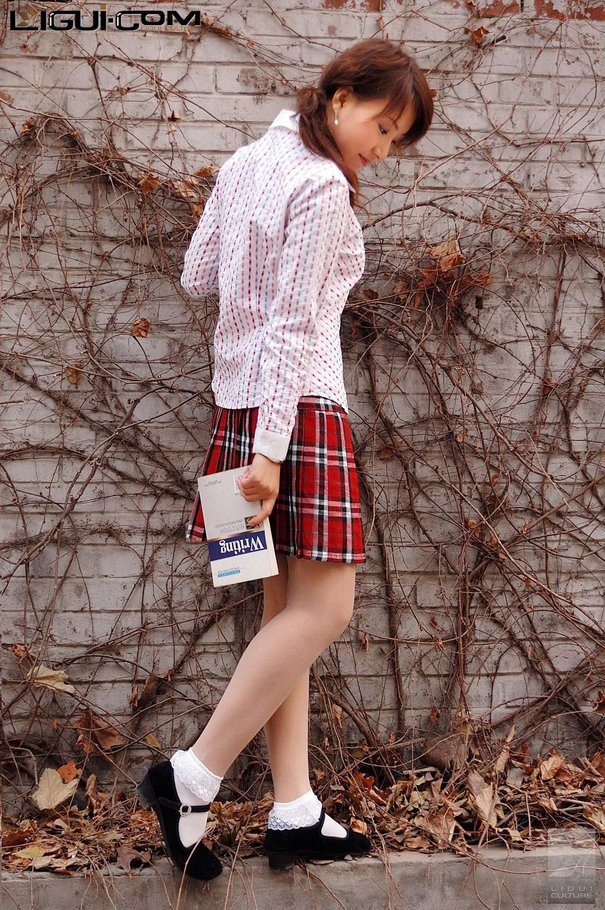 [丽柜LiGui] Model 英子《初恋布鞋女孩》丝足写真图片