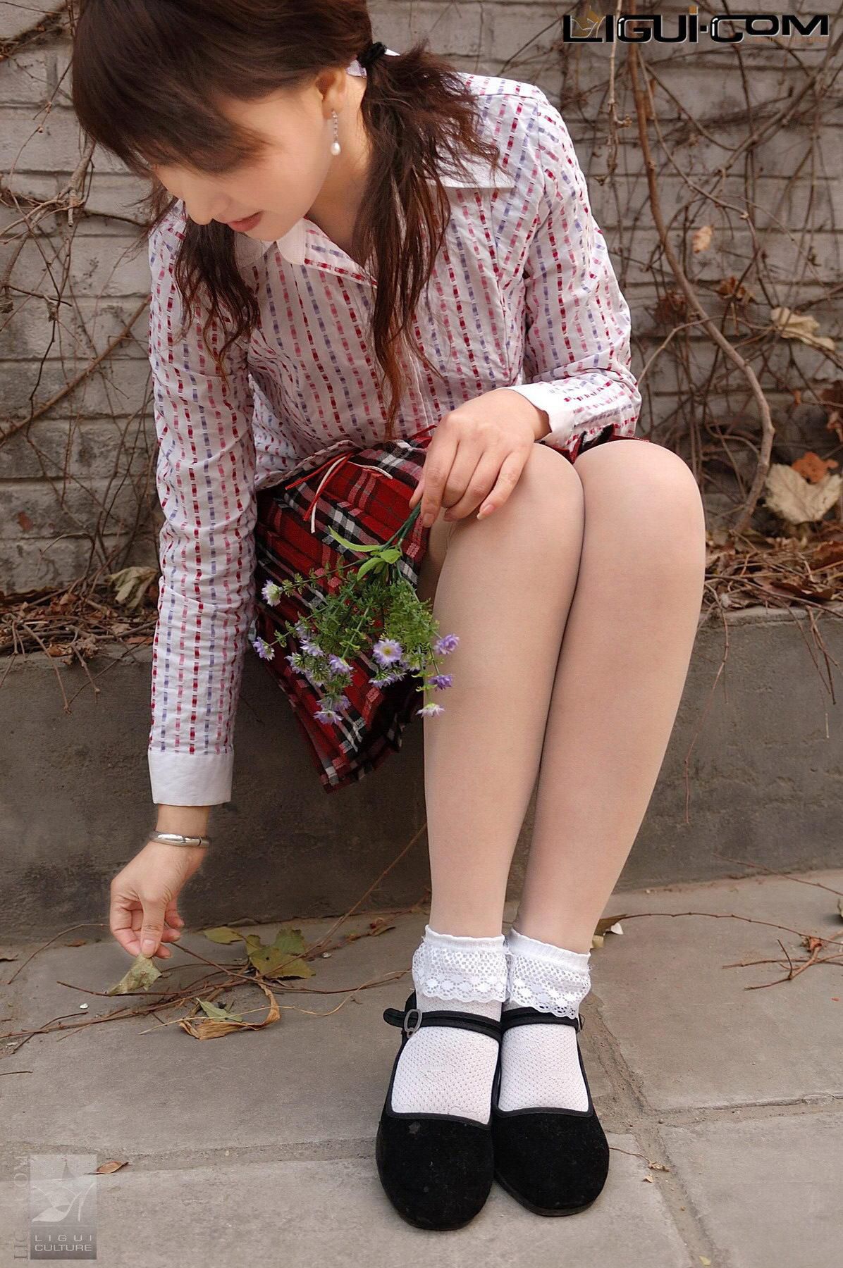 [丽柜LiGui] Model 英子《初恋布鞋女孩》丝足写真图片