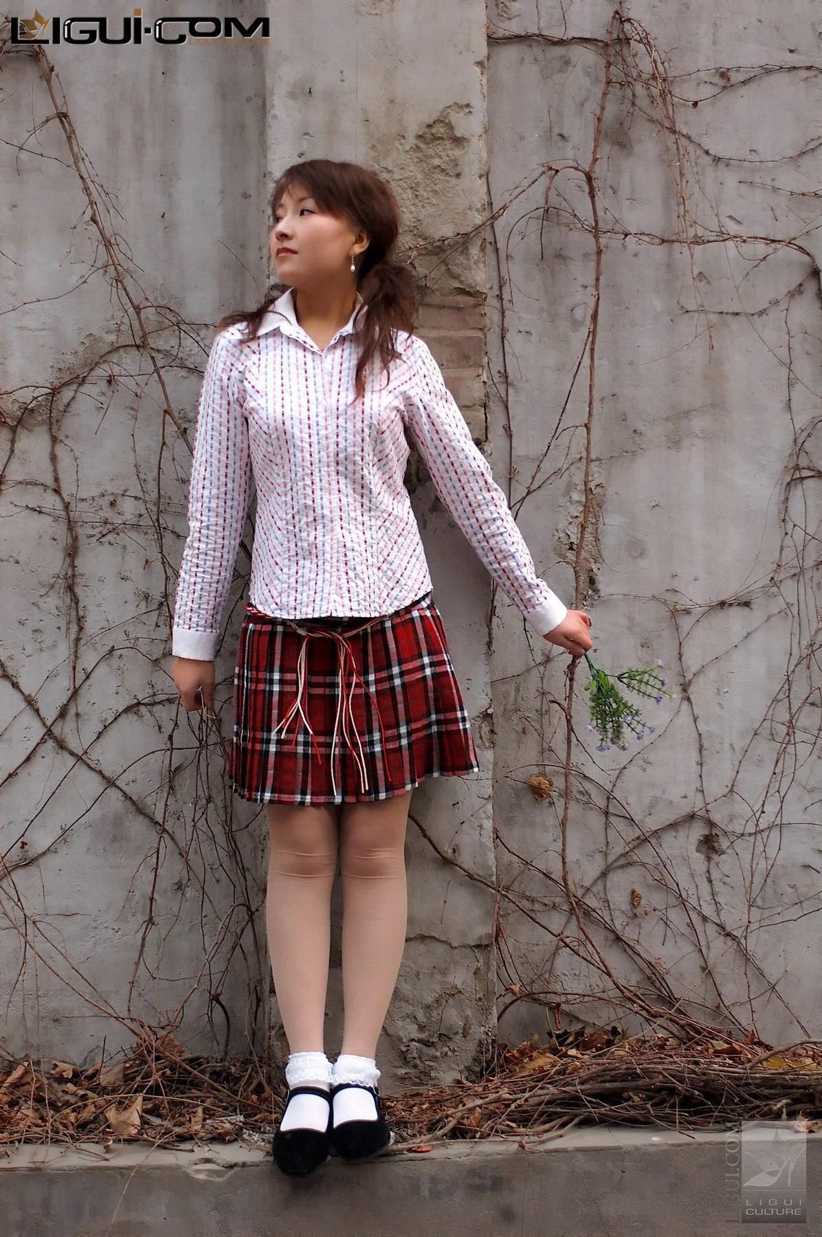 [丽柜LiGui] Model 英子《初恋布鞋女孩》丝足写真图片