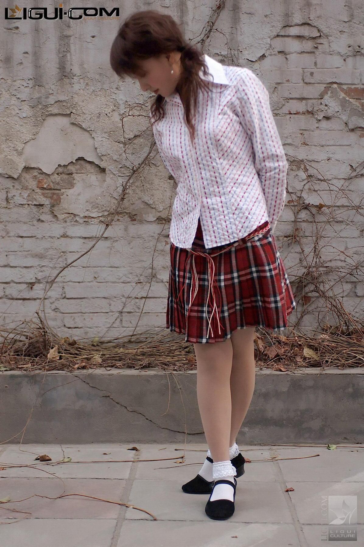 [丽柜LiGui] Model 英子《初恋布鞋女孩》丝足写真图片