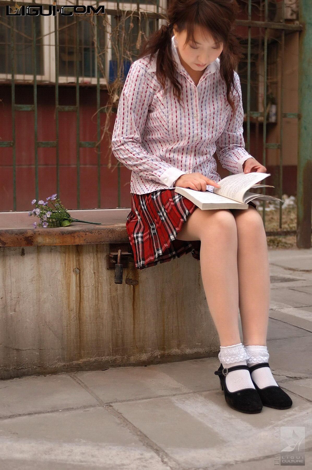 [丽柜LiGui] Model 英子《初恋布鞋女孩》丝足写真图片