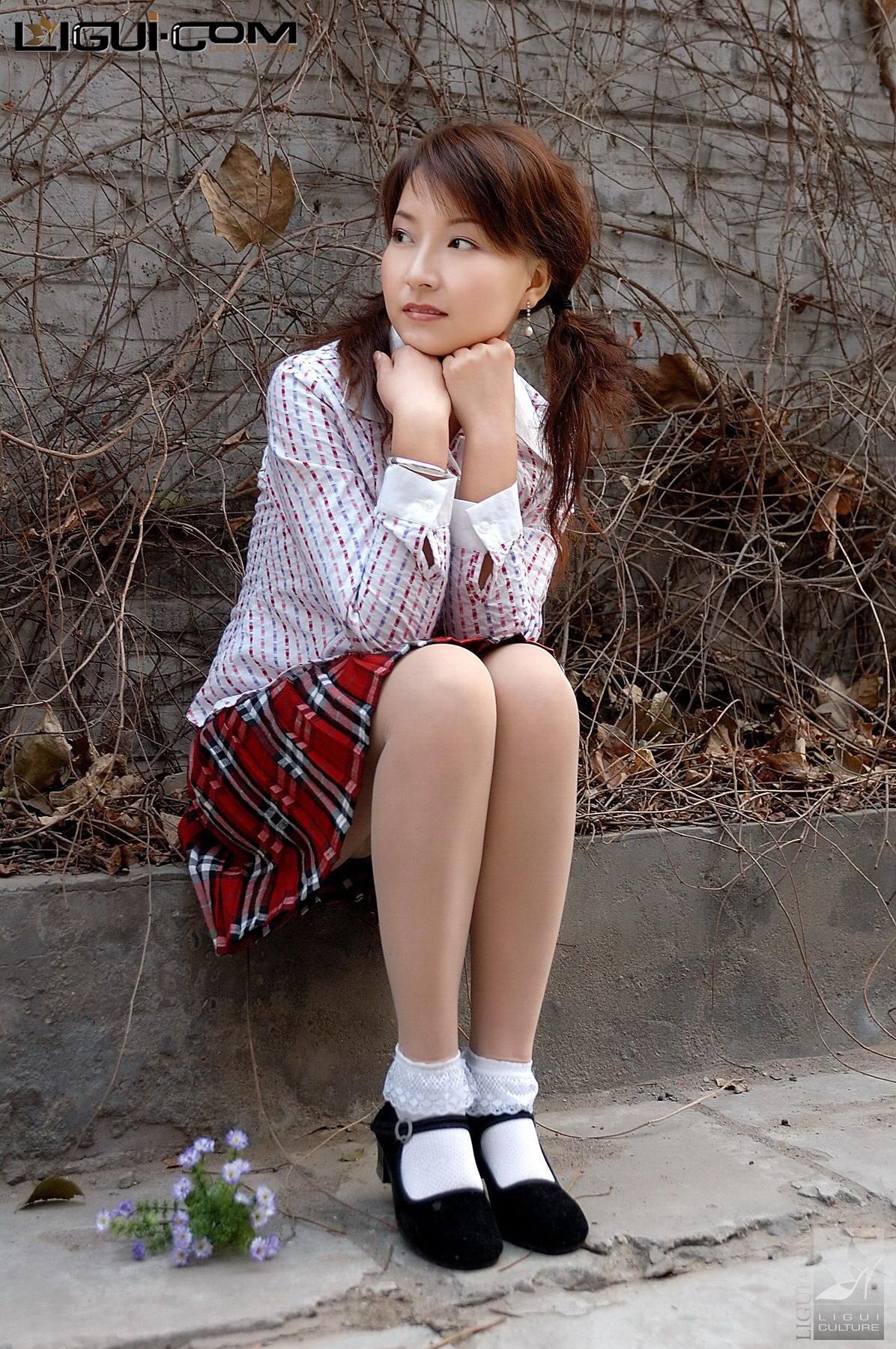 [丽柜LiGui] Model 英子《初恋布鞋女孩》丝足写真图片