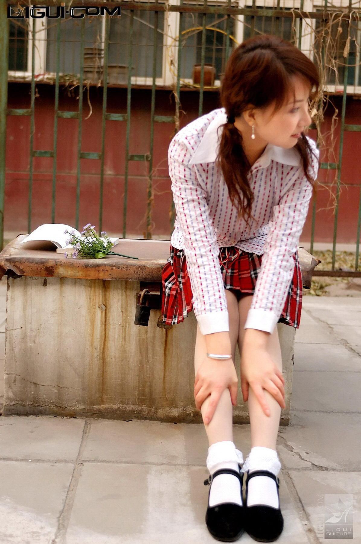 [丽柜LiGui] Model 英子《初恋布鞋女孩》丝足写真图片