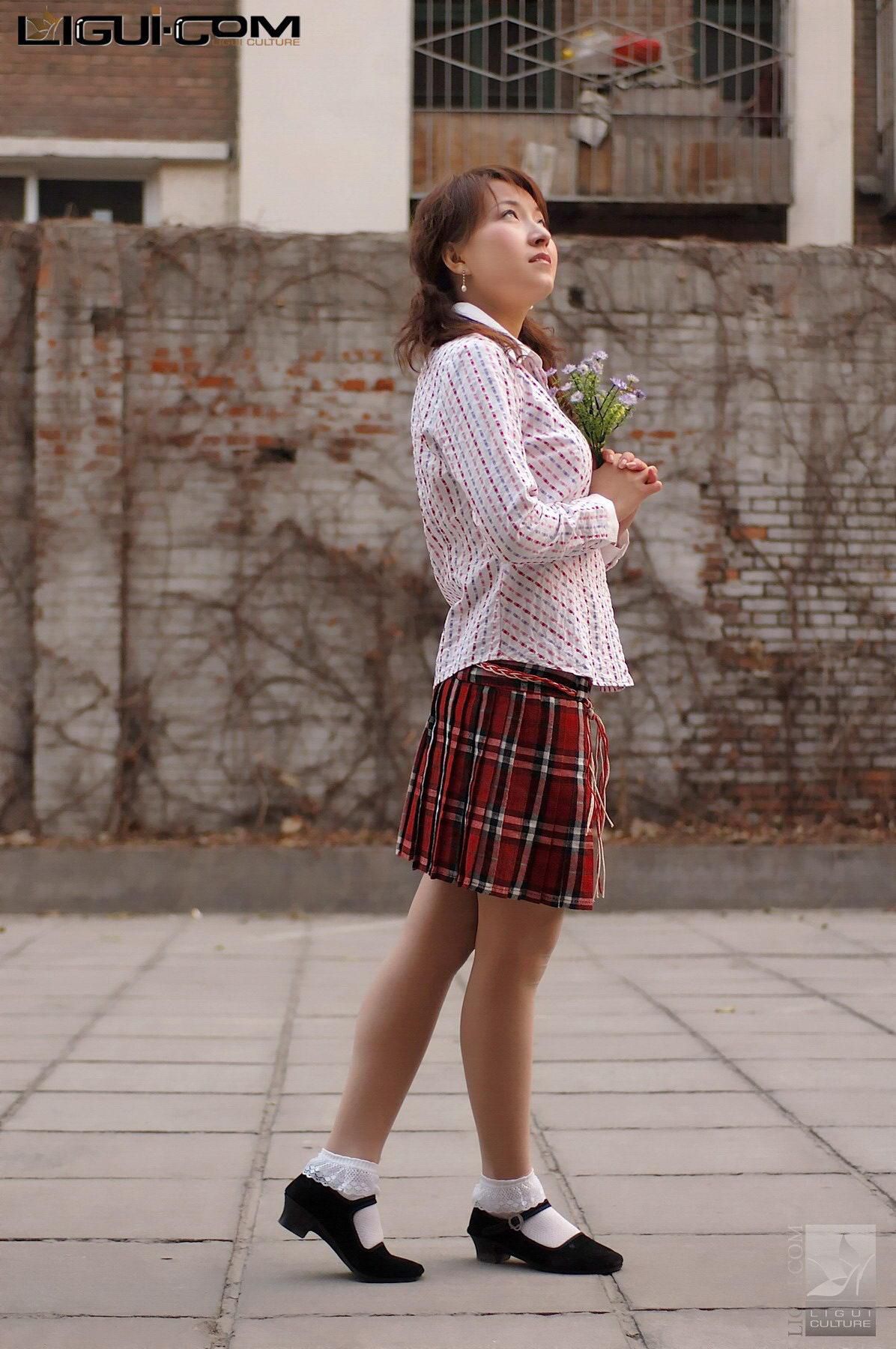 [丽柜LiGui] Model 英子《初恋布鞋女孩》丝足写真图片