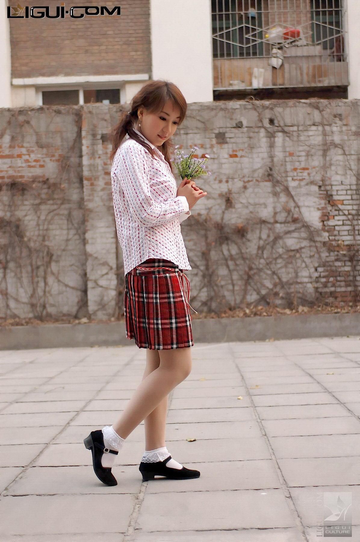 [丽柜LiGui] Model 英子《初恋布鞋女孩》丝足写真图片
