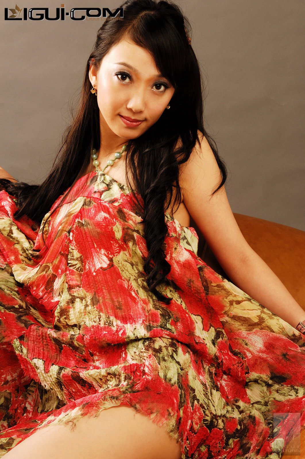 Model 梁小丽《修长丝韵》 [丽柜LiGui] 丝足写真图片