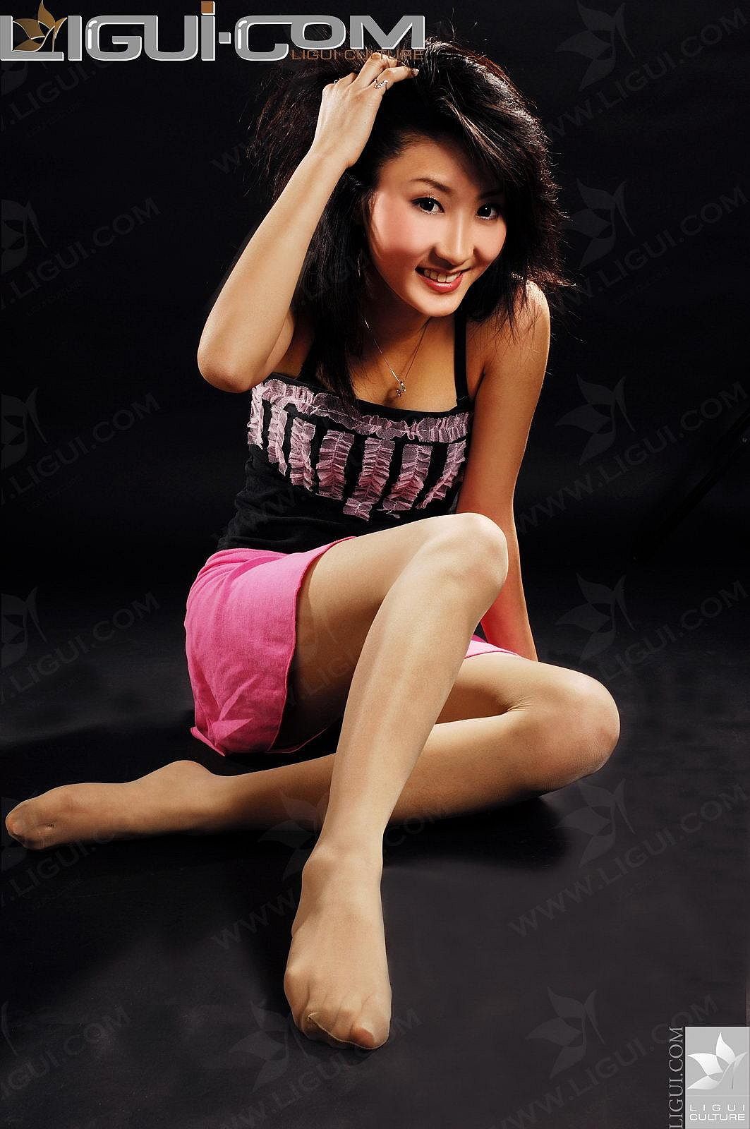 Model 陈佳崎《拜倒粉红榴裙》 丝足写真图片 [丽柜LiGui]