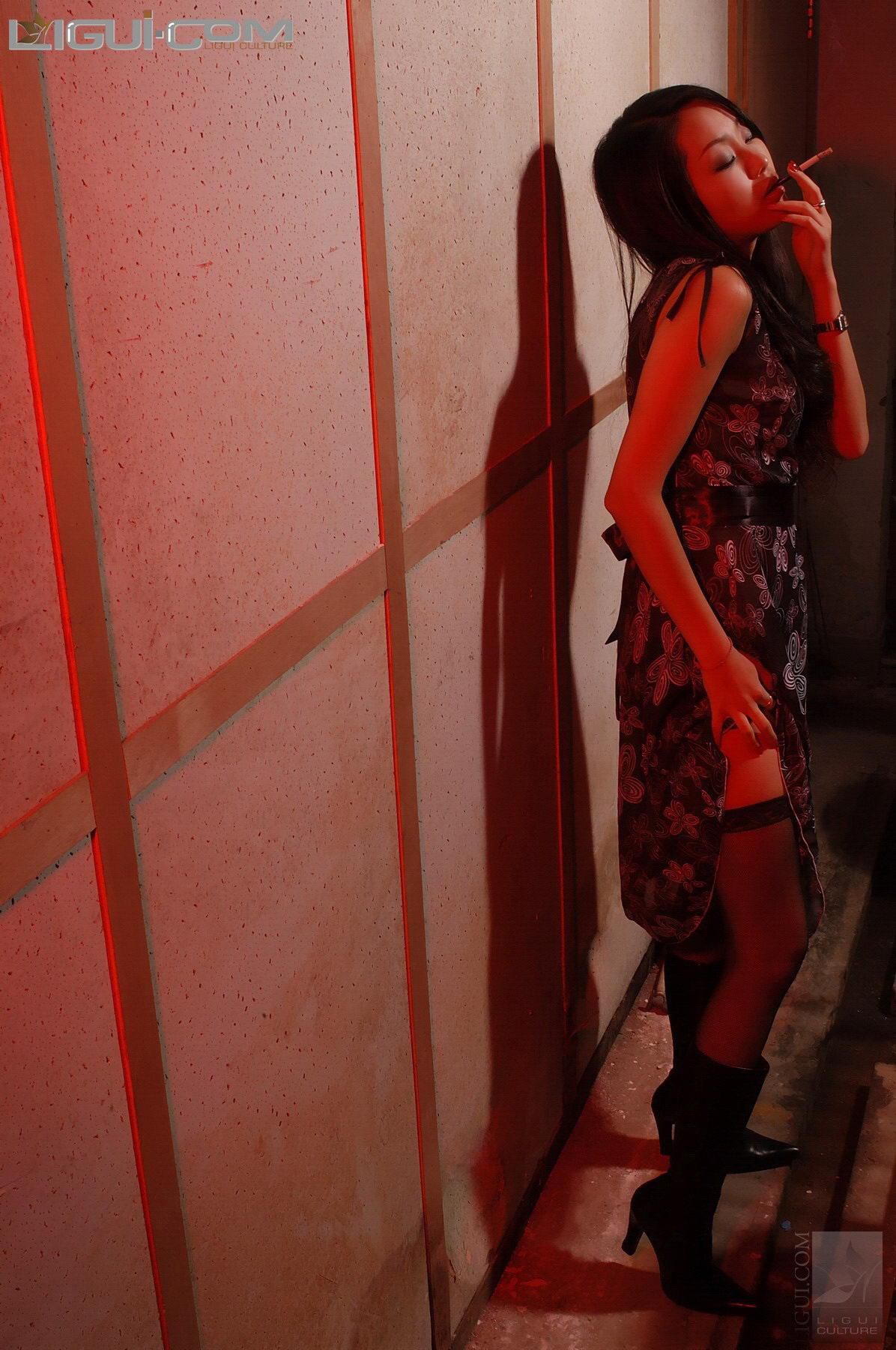 Model 琳达《喧嚣与落寞》 [丽柜LiGui] 丝足写真图片