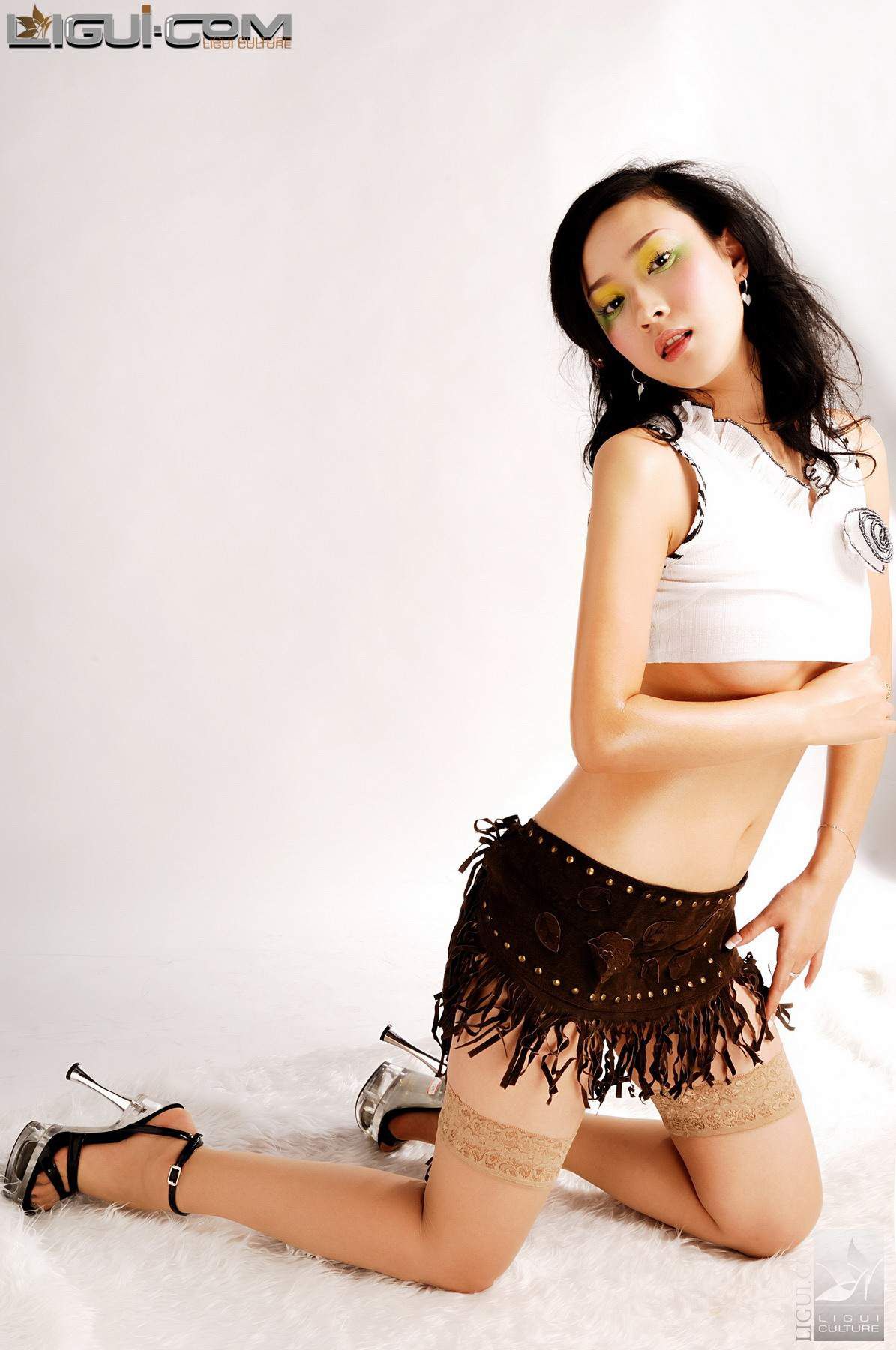Model 雪儿《水果与女孩》 [丽柜LiGui] 丝足写真图片