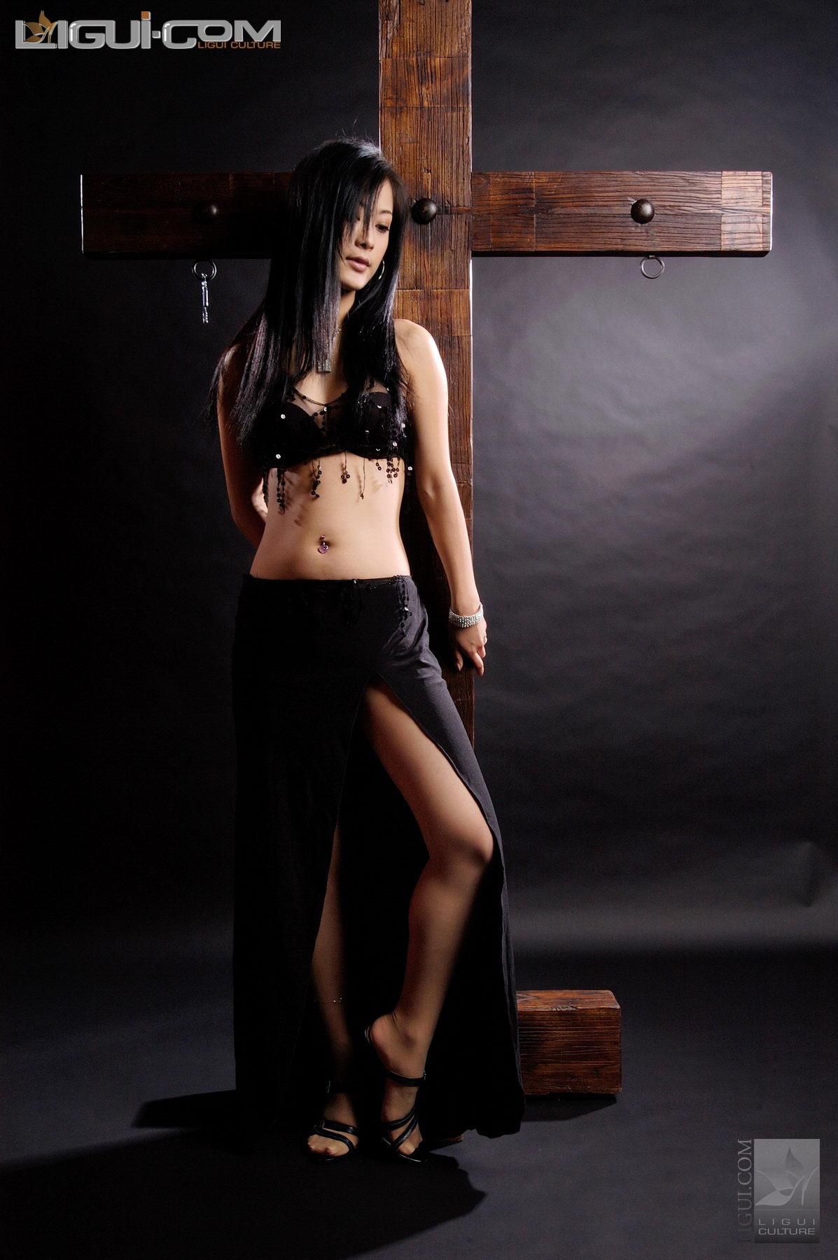 [丽柜美束LiGui] Model Saya《十字架的绳艺捆绑》 丝足写真图片