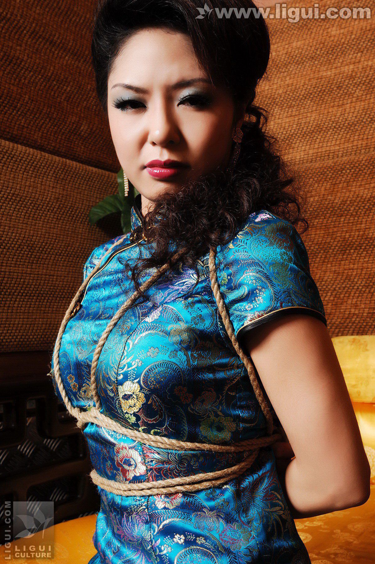 Model 冰清《东方少妇挣扎中的捆绑》 [丽柜美束LiGui] 丝足写真图片