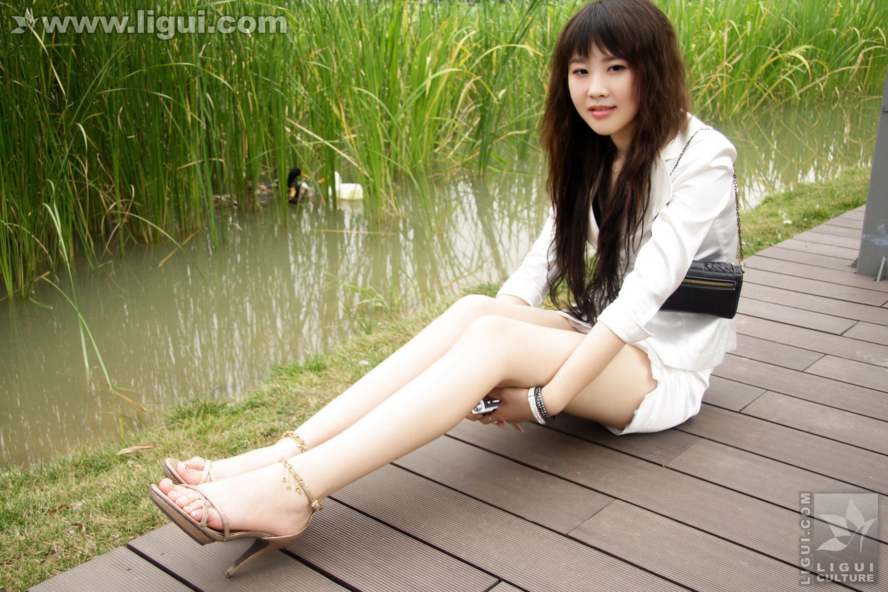 Model 菲菲《超级美女奥运赛场展》 [丽柜LiGui] 美腿玉足写真图片