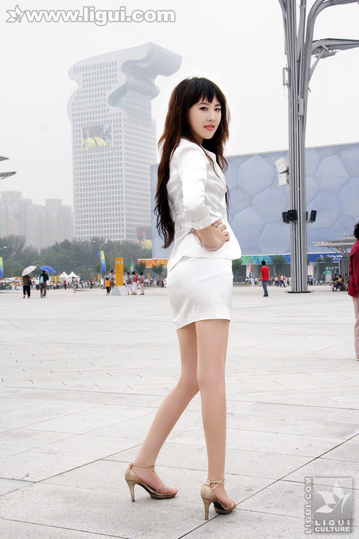 Model 菲菲《超级美女奥运赛场展》 [丽柜LiGui] 美腿玉足写真图片