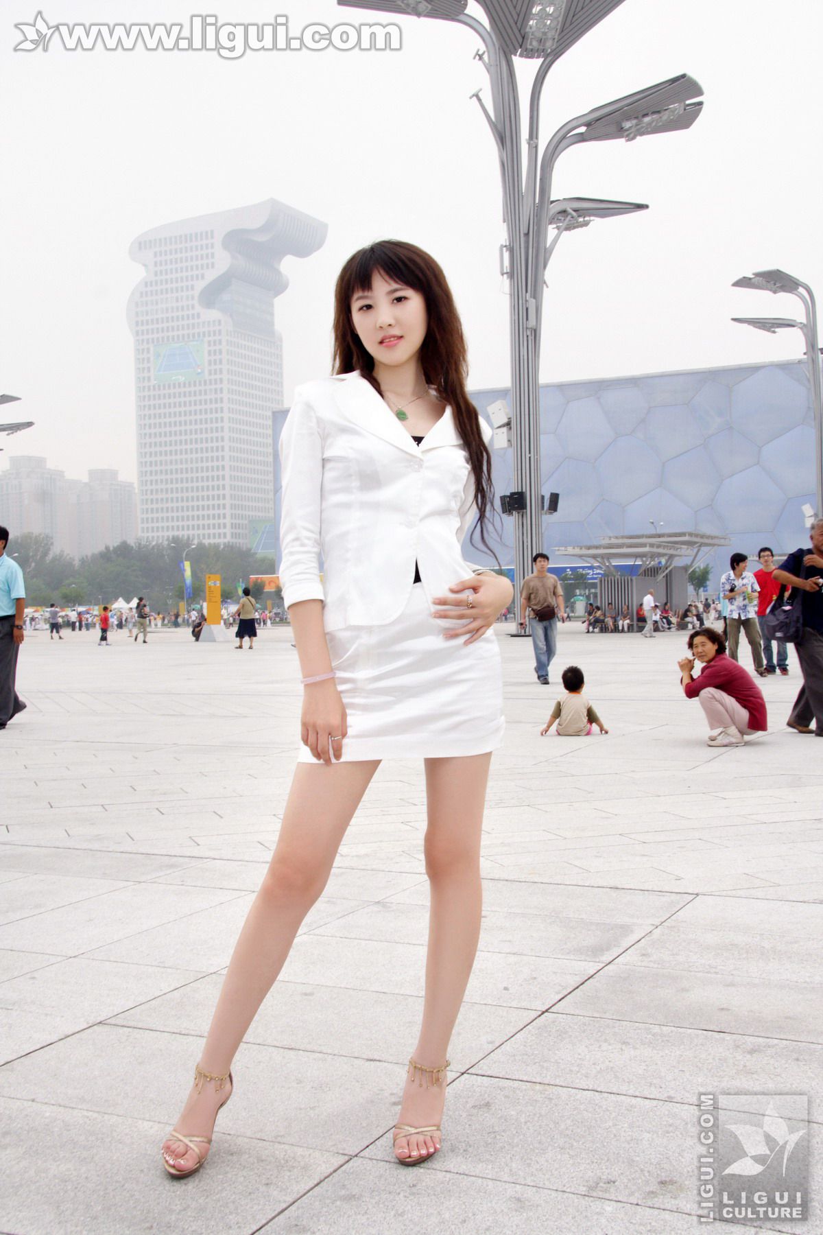 Model 菲菲《超级美女奥运赛场展》 [丽柜LiGui] 美腿玉足写真图片