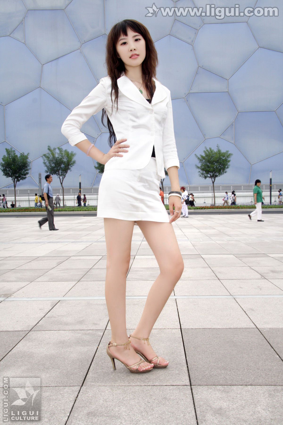 Model 菲菲《超级美女奥运赛场展》 [丽柜LiGui] 美腿玉足写真图片
