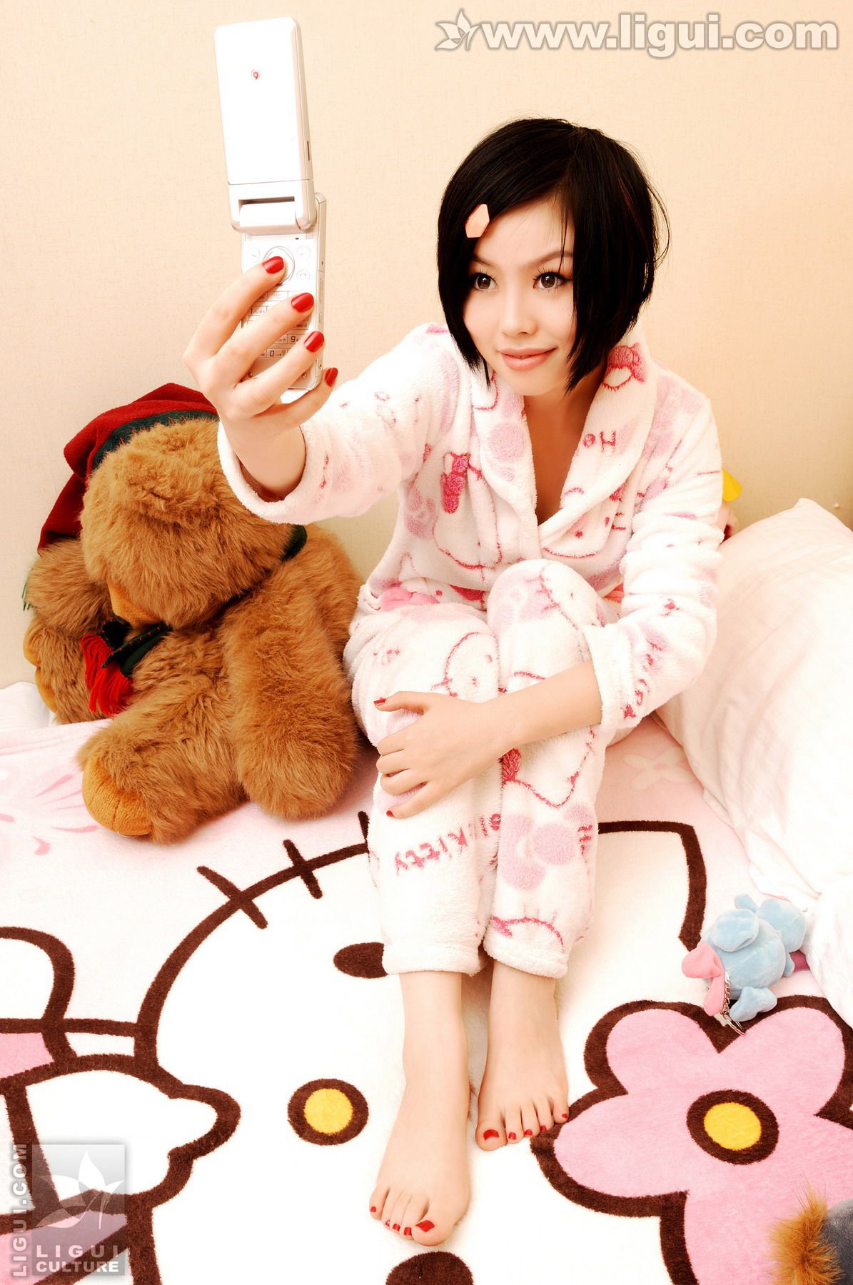 Model 幕子《可爱睡衣美足秀》 [丽柜LiGui] 丝袜美足写真图片