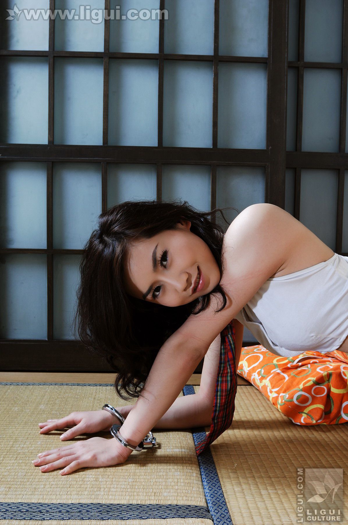 Model 由美《南航空姐吃料理被俘》 [丽柜美束LiGui] 丝袜美足写真图片