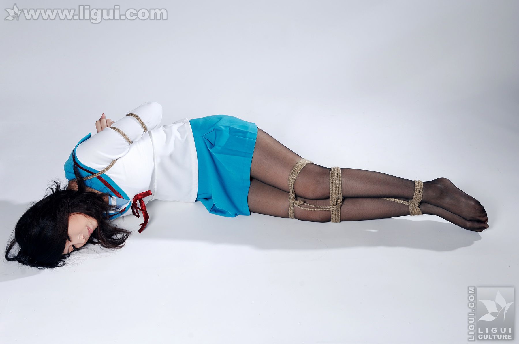 Model 幽幽《海军制服黑丝捆绑》 [丽柜美束LiGui] 美腿玉足写真图片