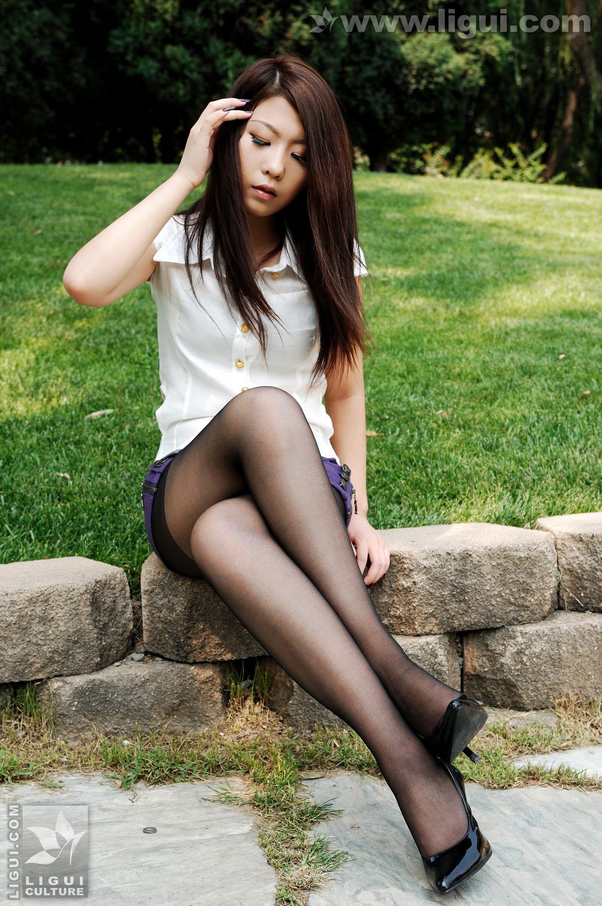 Model 幽幽《美色公园展示篇》 [丽柜LiGui] 美腿玉足写真图片