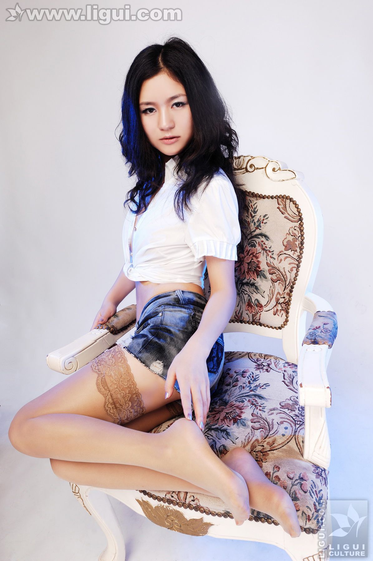 Model 英子《动感唯美的高跟秀》 [丽柜LiGui] 美腿玉足写真图片