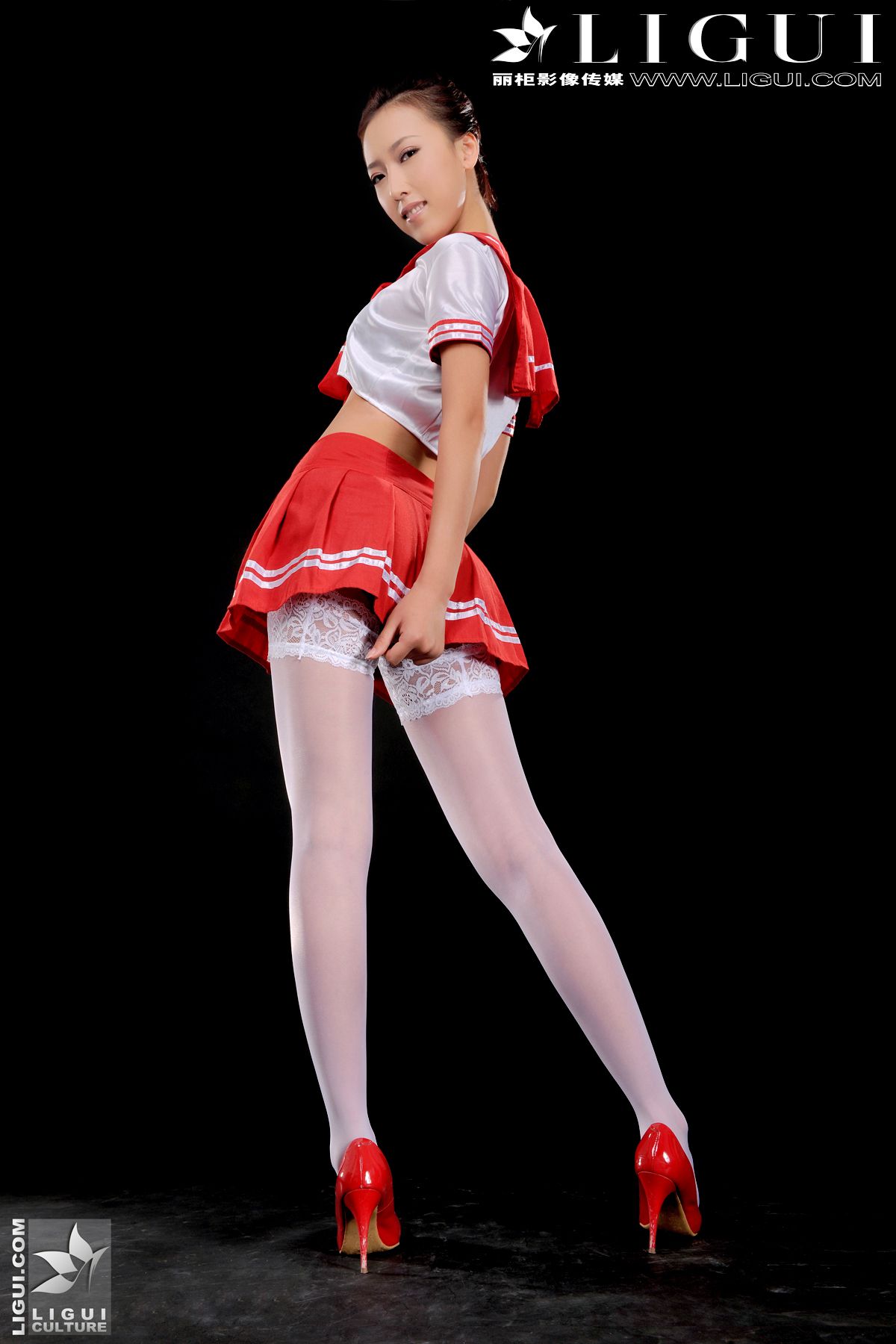 Model 美美《清纯学生妹》 上下合集 [丽柜LiGui] 美腿玉足写真图片
