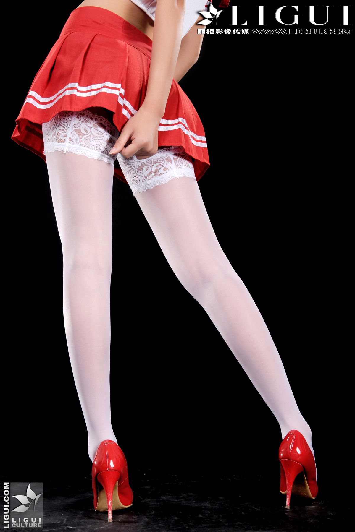 Model 美美《清纯学生妹》 上下合集 [丽柜LiGui] 美腿玉足写真图片