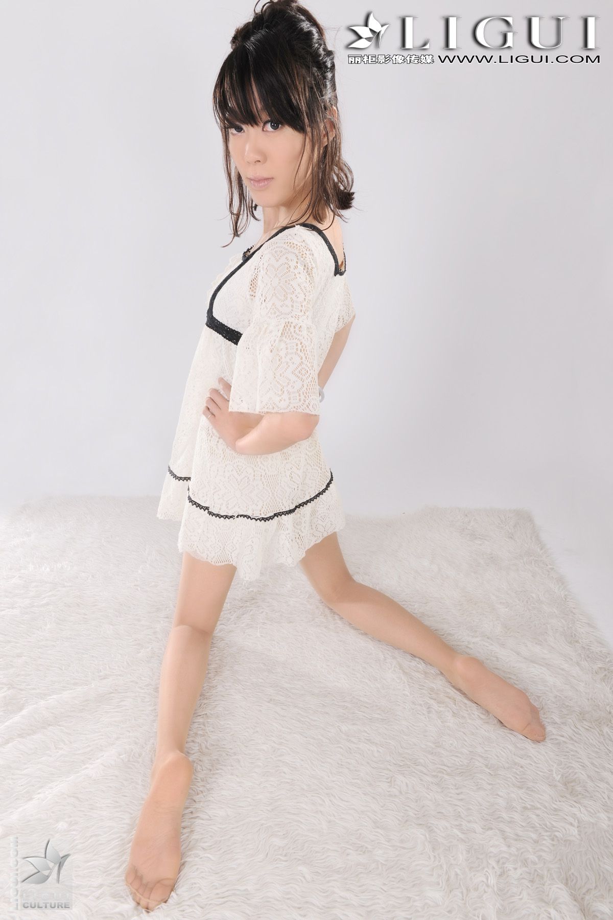 Model 樂樂《丝足美腿的诱惑》 上下合集 [丽柜LiGui] 美腿玉足写真图片
