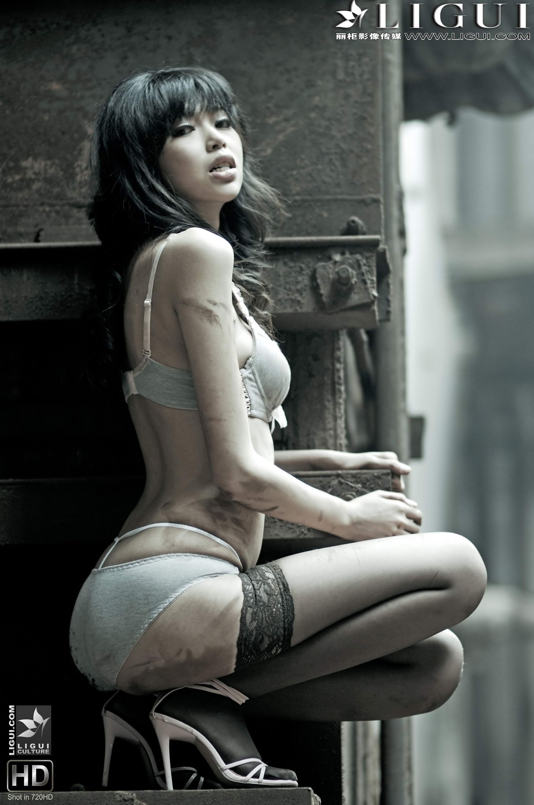 Model 梦露《黑丝女郎外拍魅惑》上下合集 [丽柜LiGui] 美腿玉足写真图片