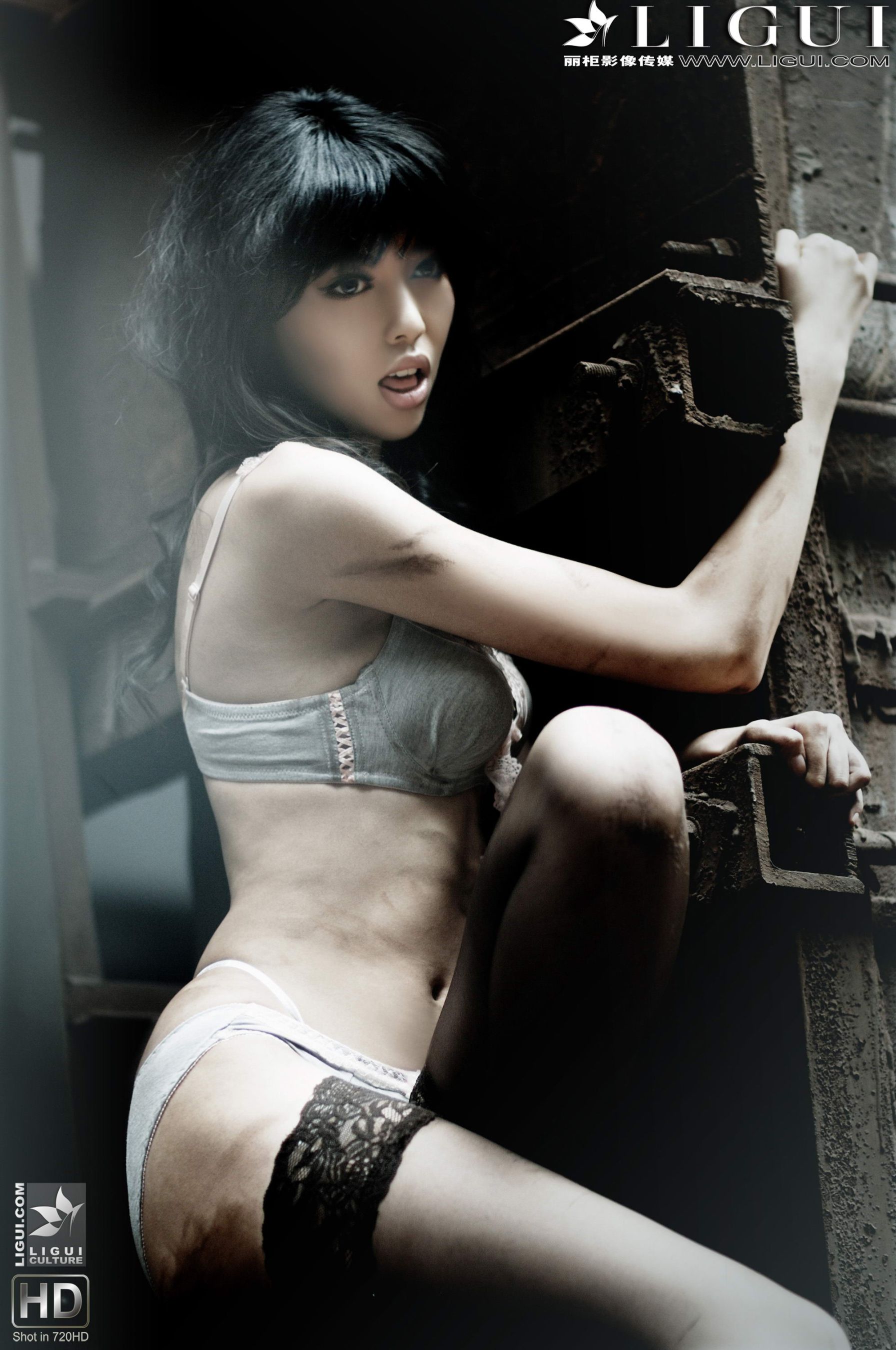Model 梦露《黑丝女郎外拍魅惑》上下合集 [丽柜LiGui] 美腿玉足写真图片