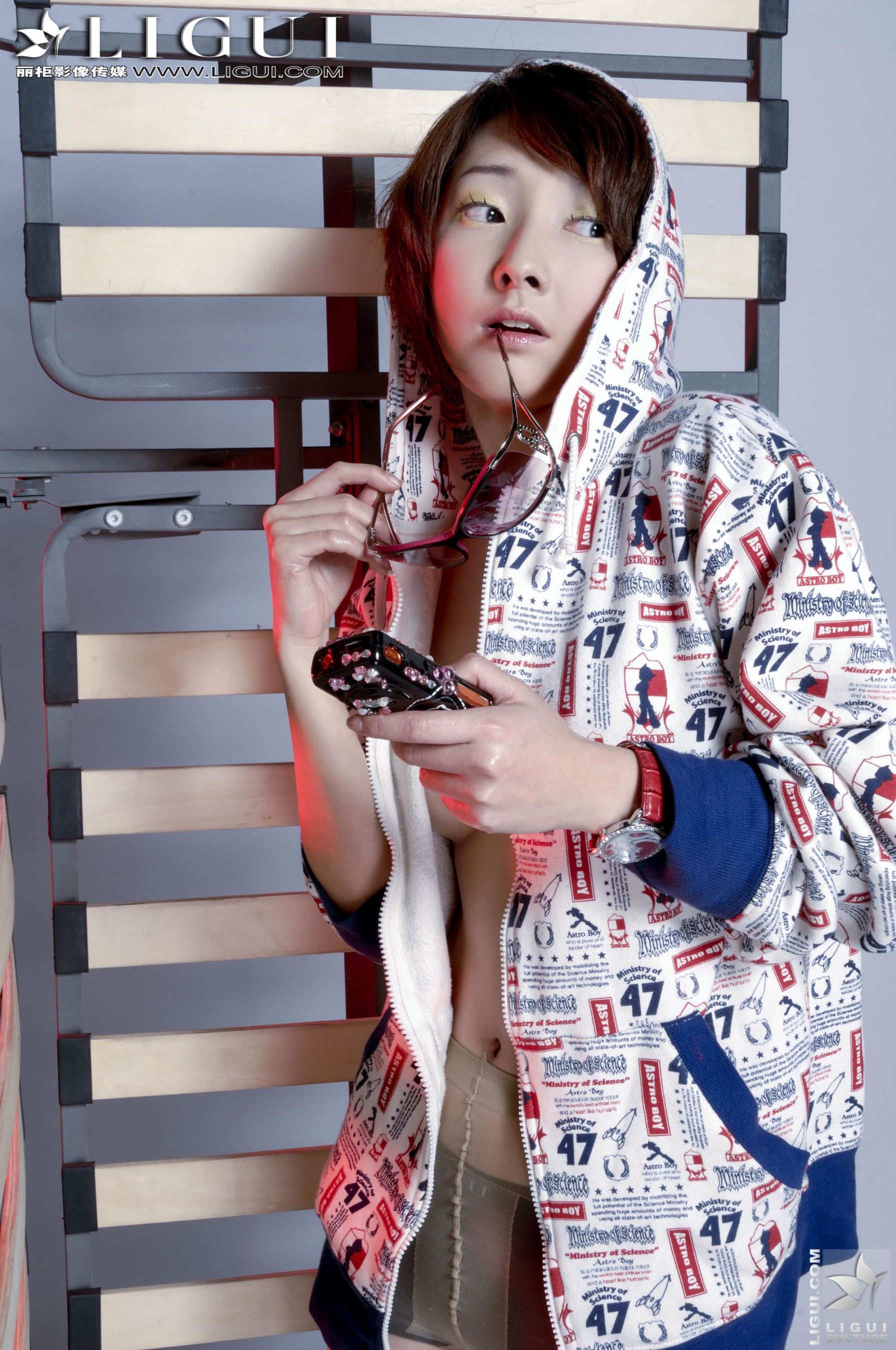 Model Kelly《运动服少女》 [丽柜LiGui] 美腿玉足写真图片