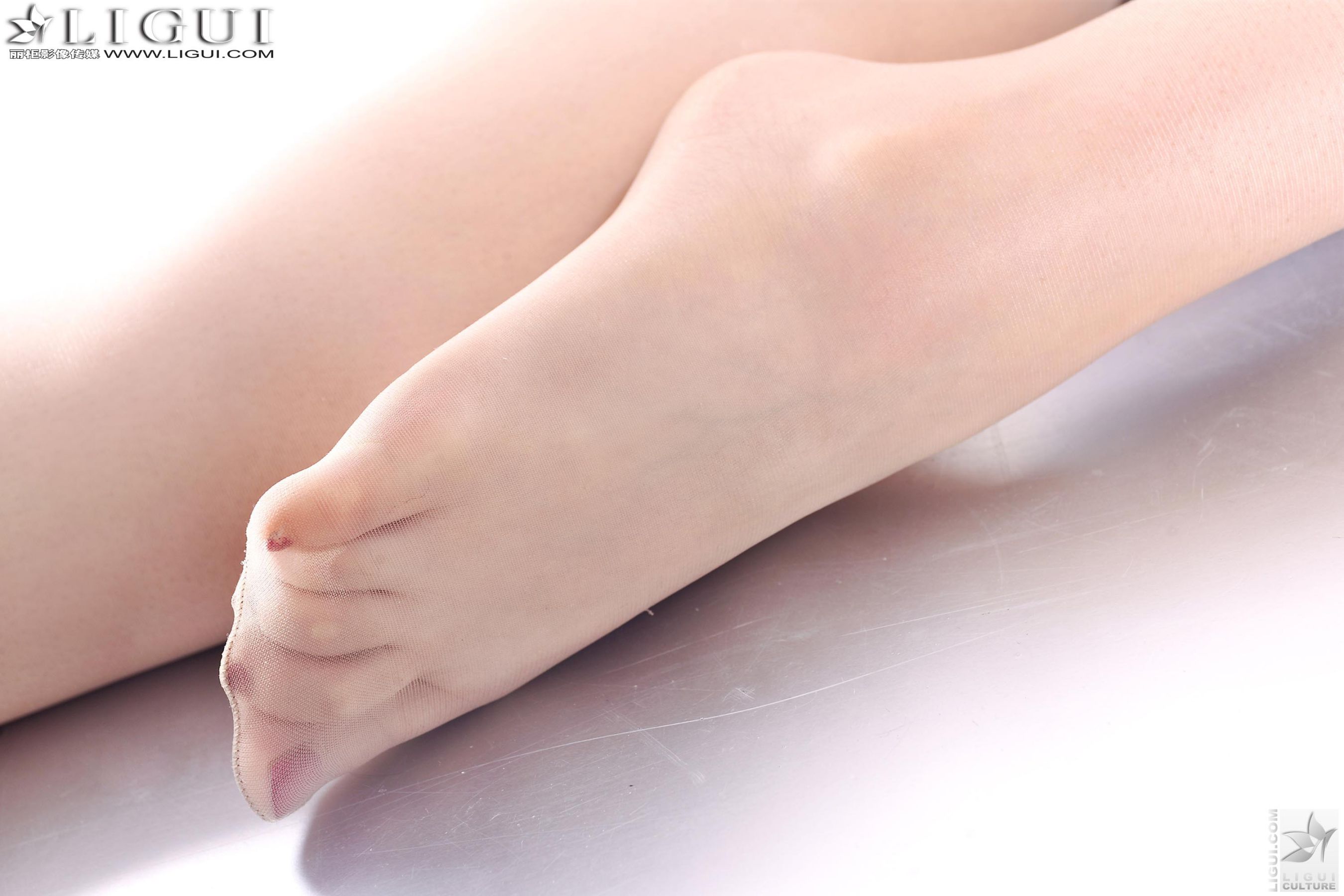 Model 允儿《长腿牛仔高跟妹子》 [丽柜LiGui] 美腿玉足写真图片