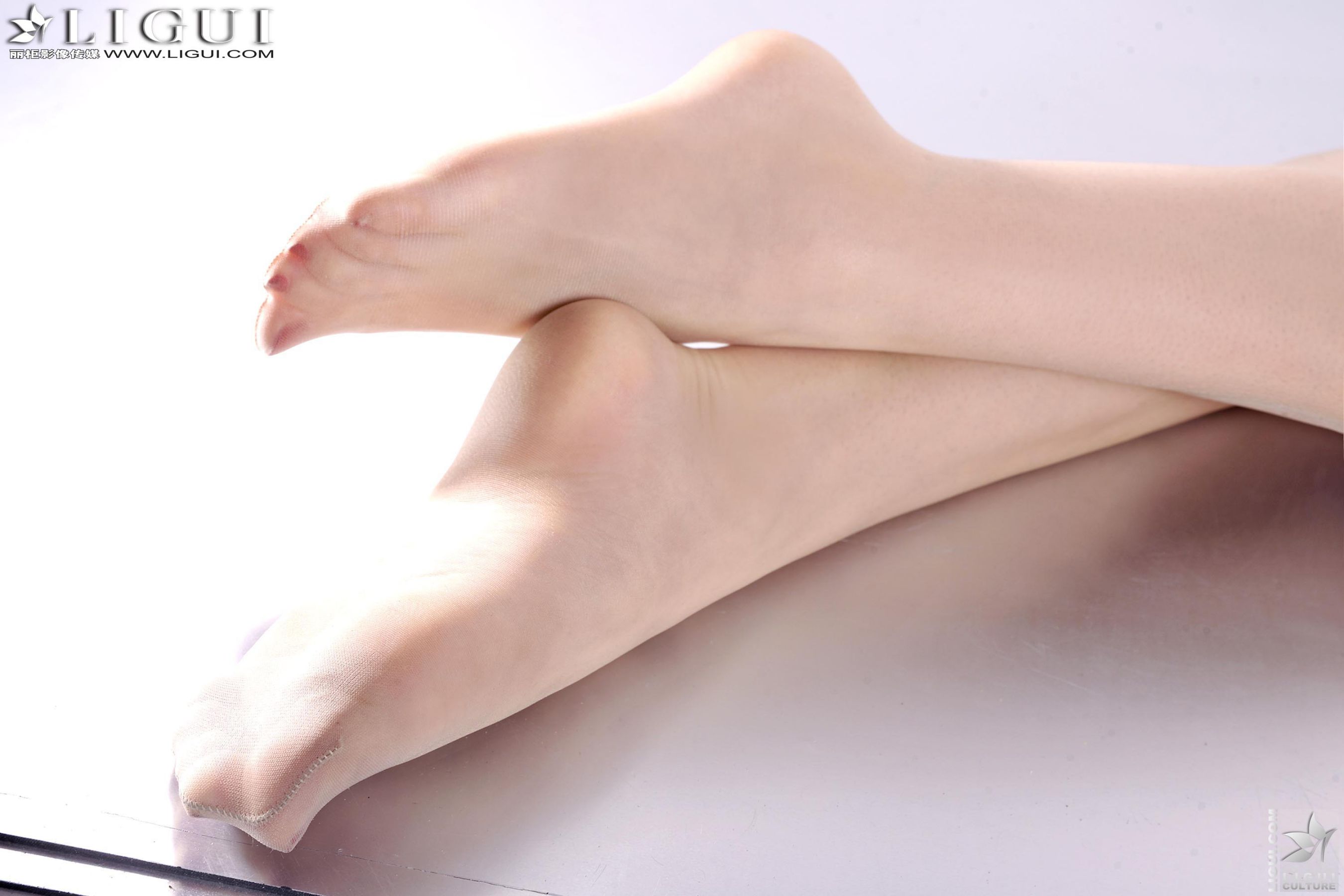 Model 允儿《长腿牛仔高跟妹子》 [丽柜LiGui] 美腿玉足写真图片