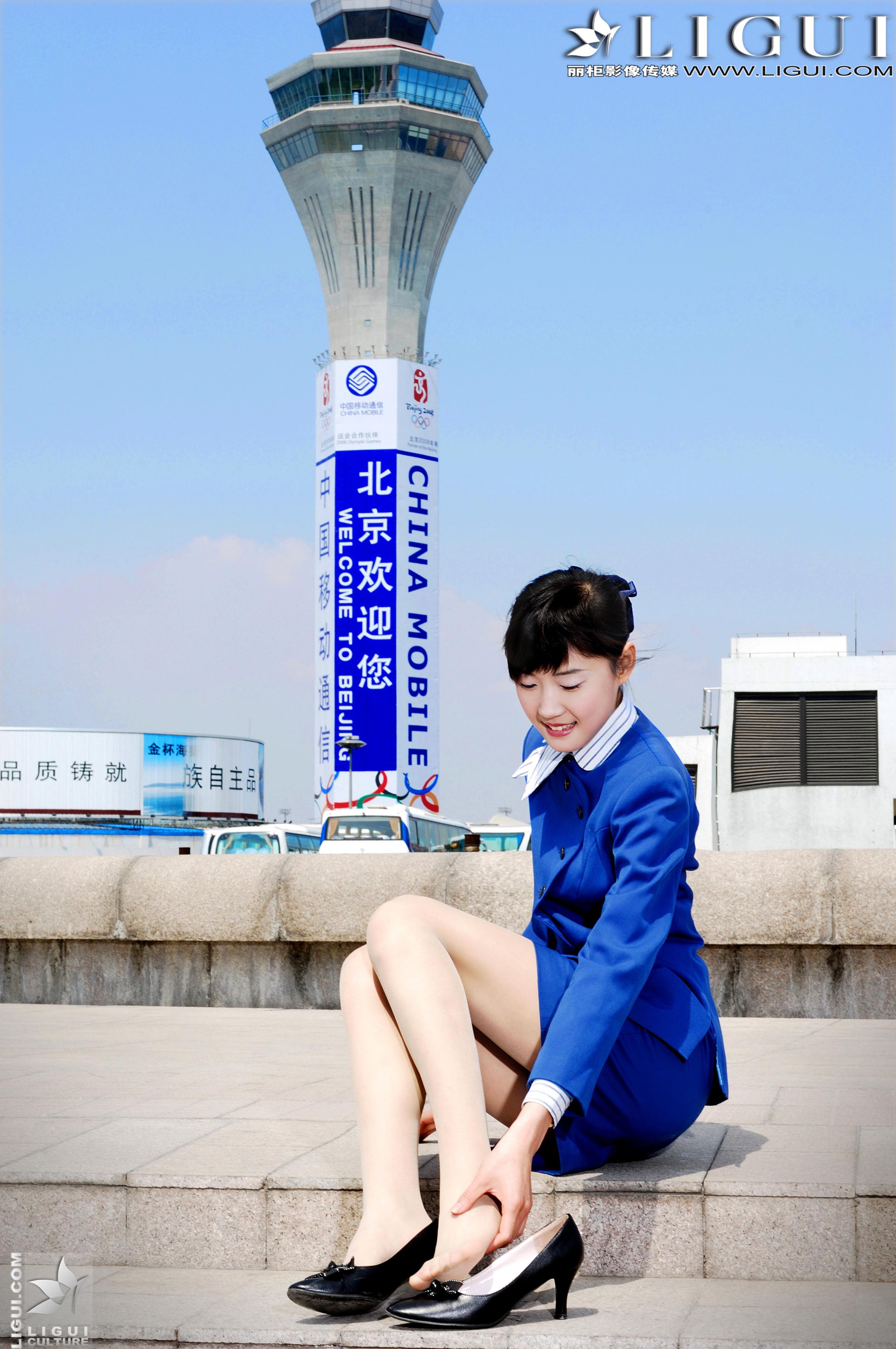 Model 婷婷《空姐系列》 [丽柜LiGui] 美腿丝足写真图片