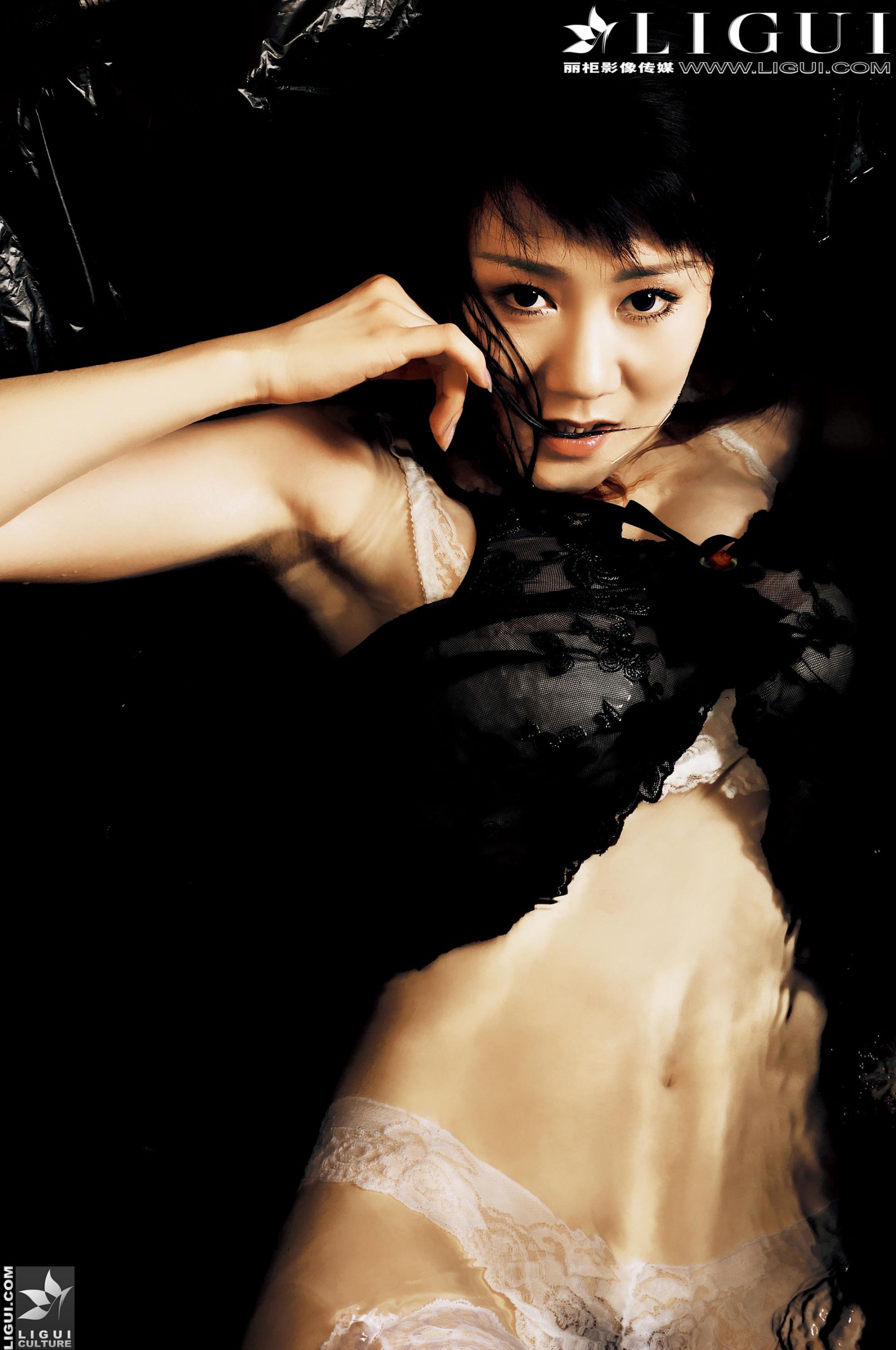 [丽柜贵足LiGui] Model 蒙蒙《蕾丝尤物》美腿丝足写真图片