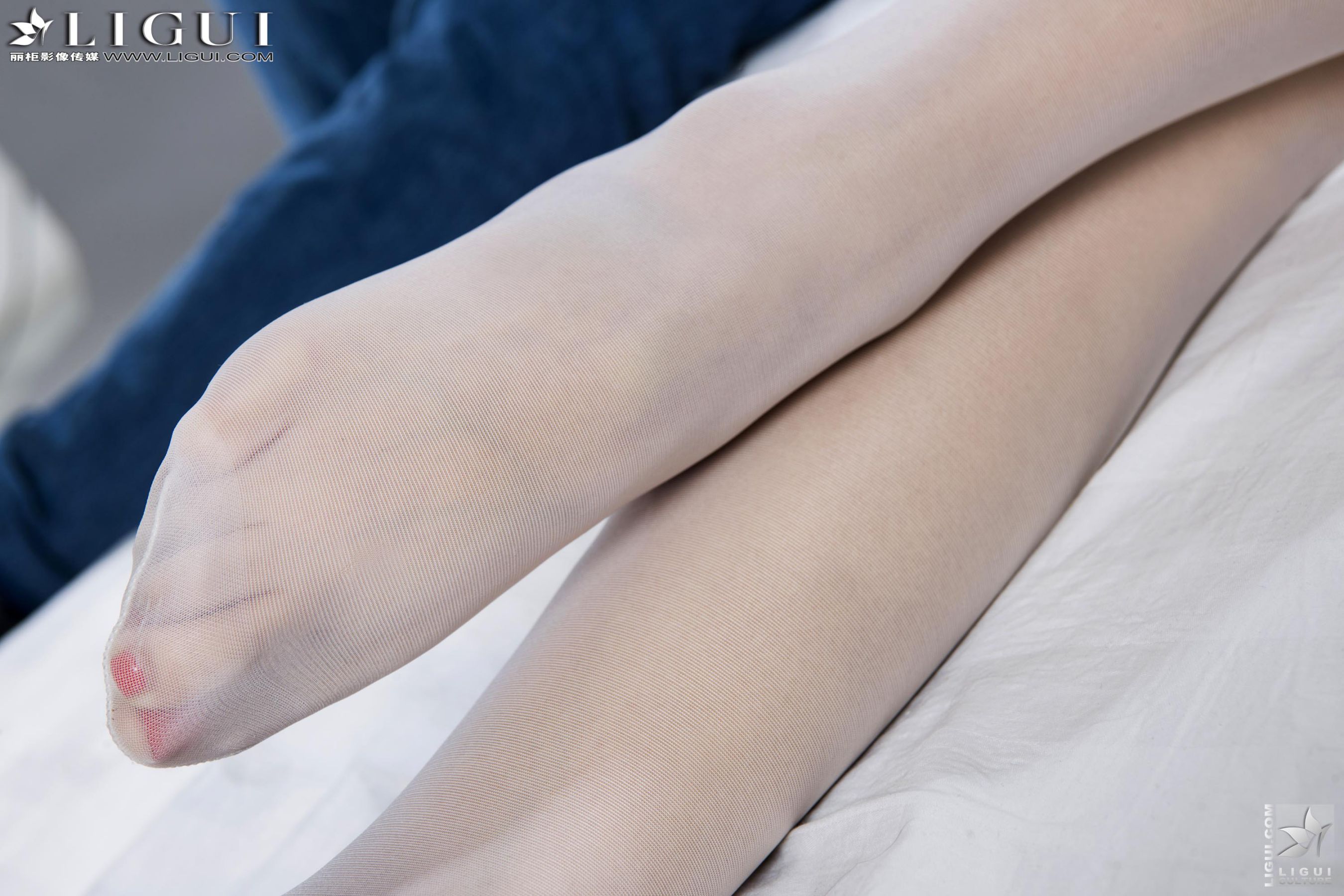 [丽柜贵足LiGui] Model 司琪《白丝护士》美腿丝足写真图片